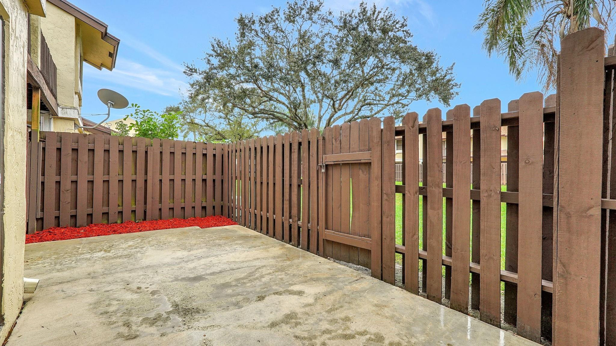 220 SW 96th Terrace