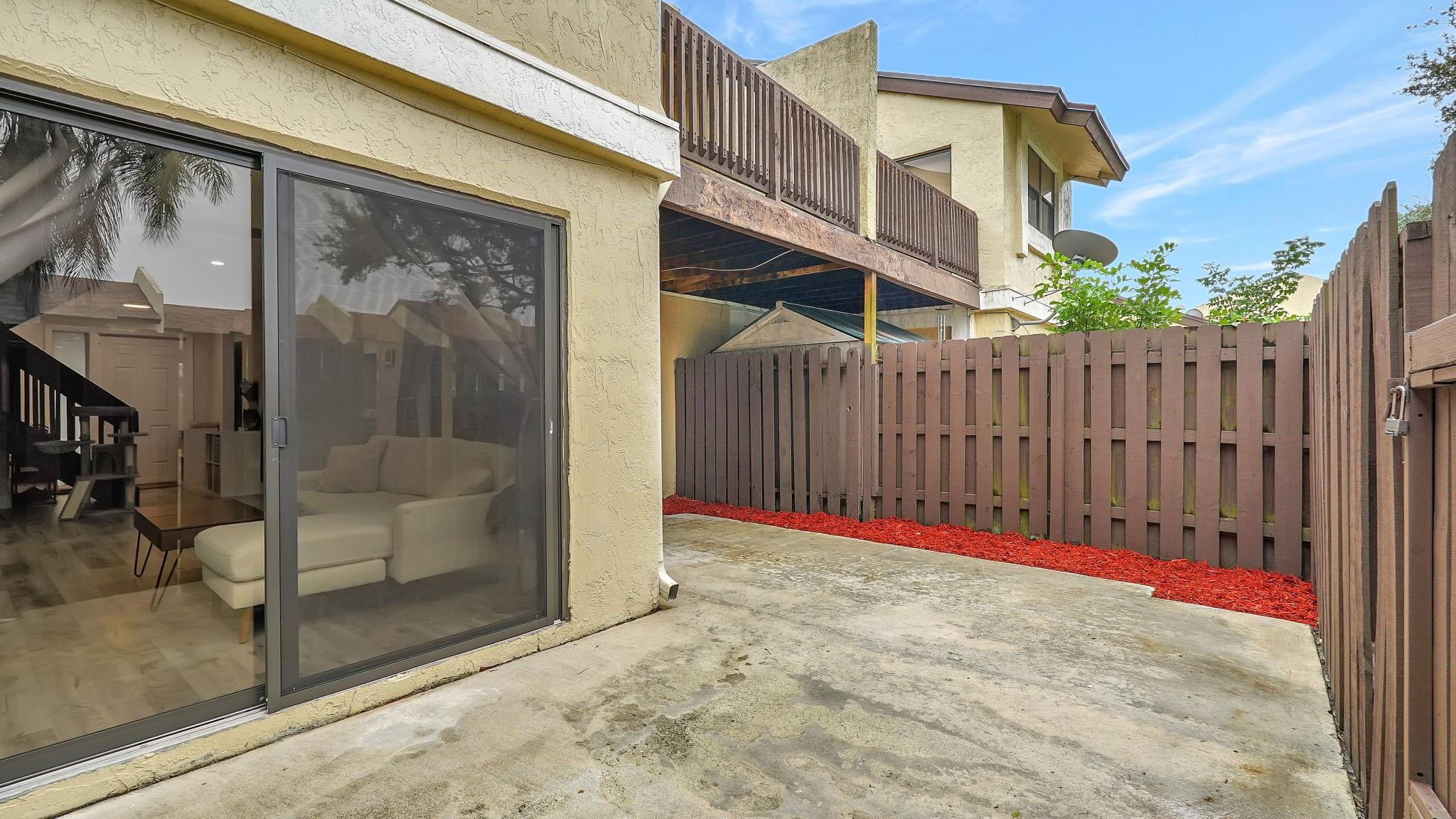 220 SW 96th Terrace