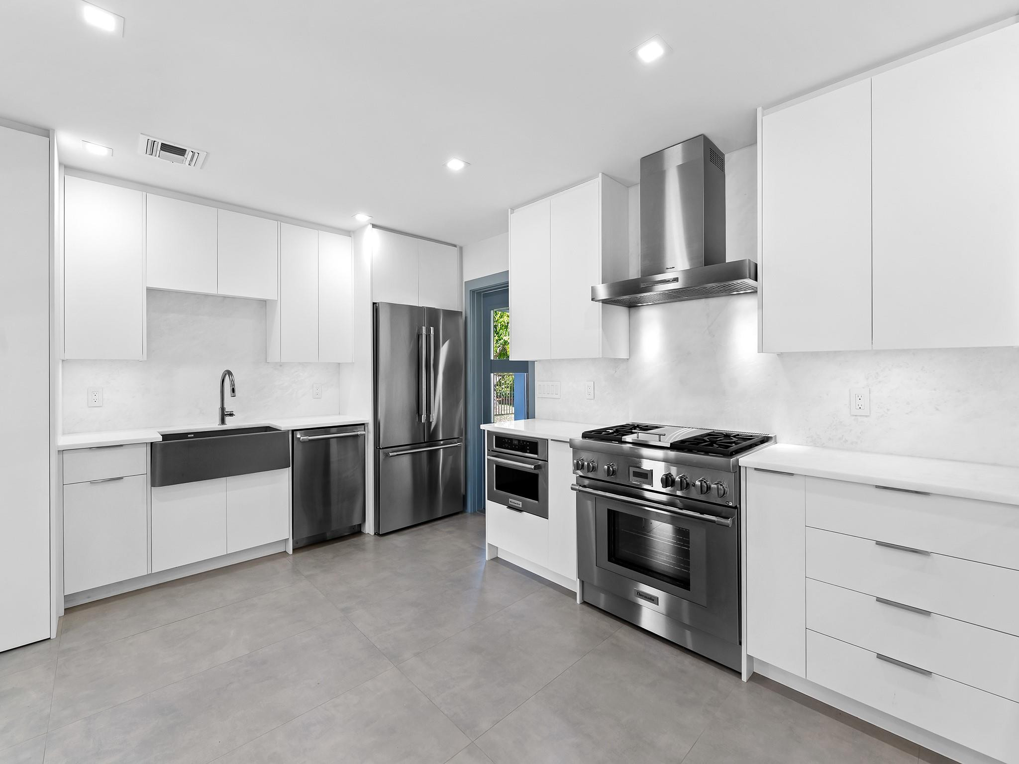 3271 Cypress Creek Drive, Lauderdale-By-The-Sea