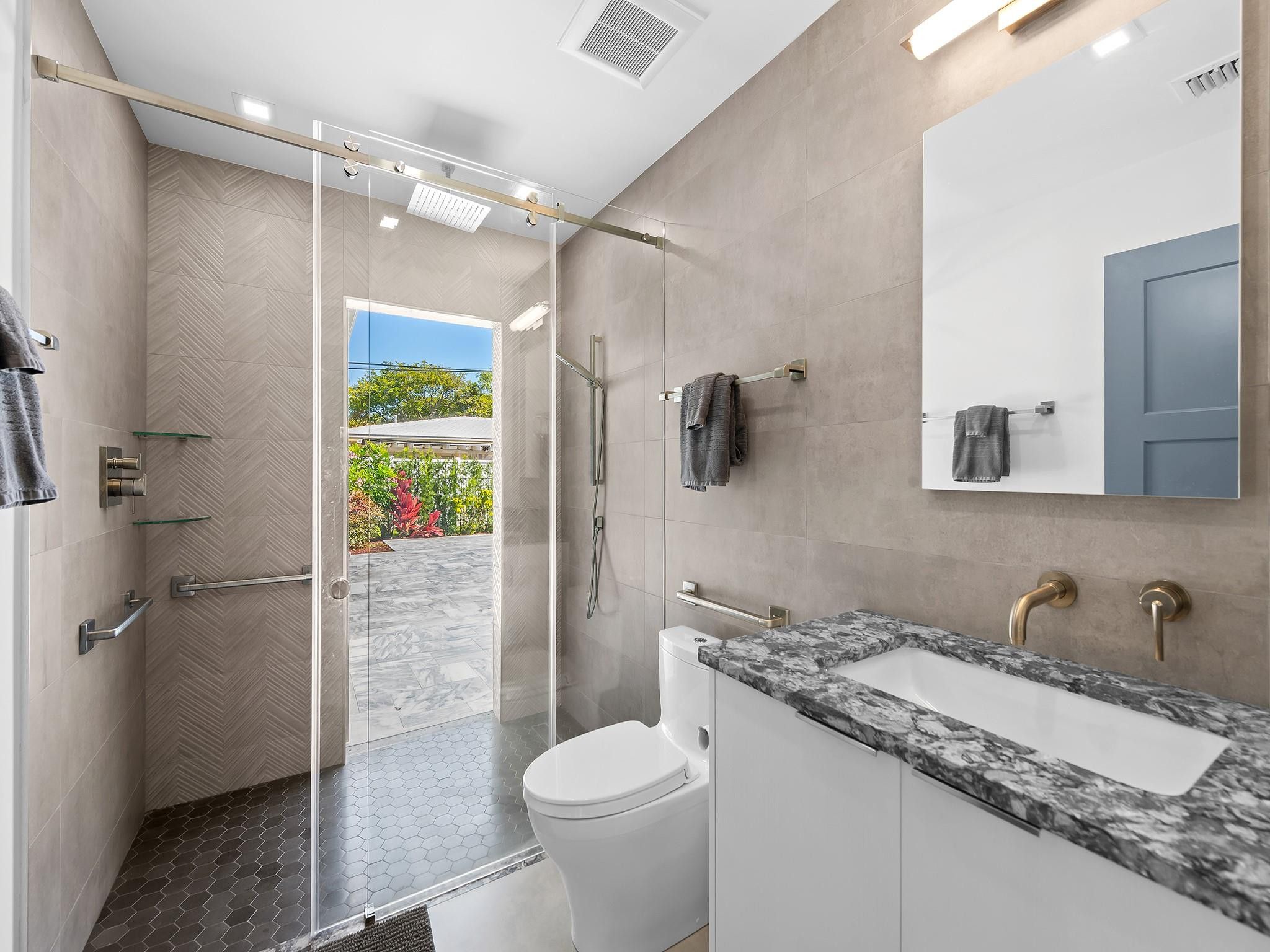 3271 Cypress Creek Drive, Lauderdale-By-The-Sea