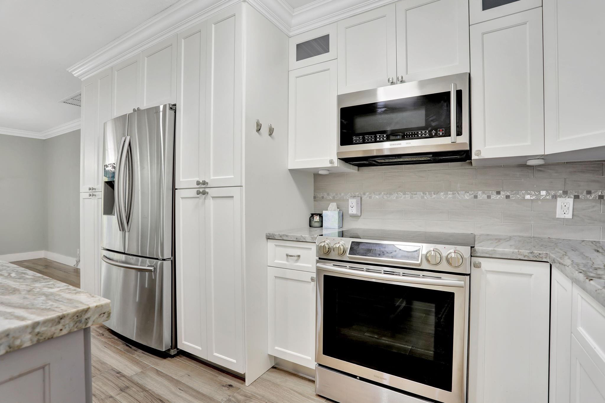 530 NW 43rd Avenue