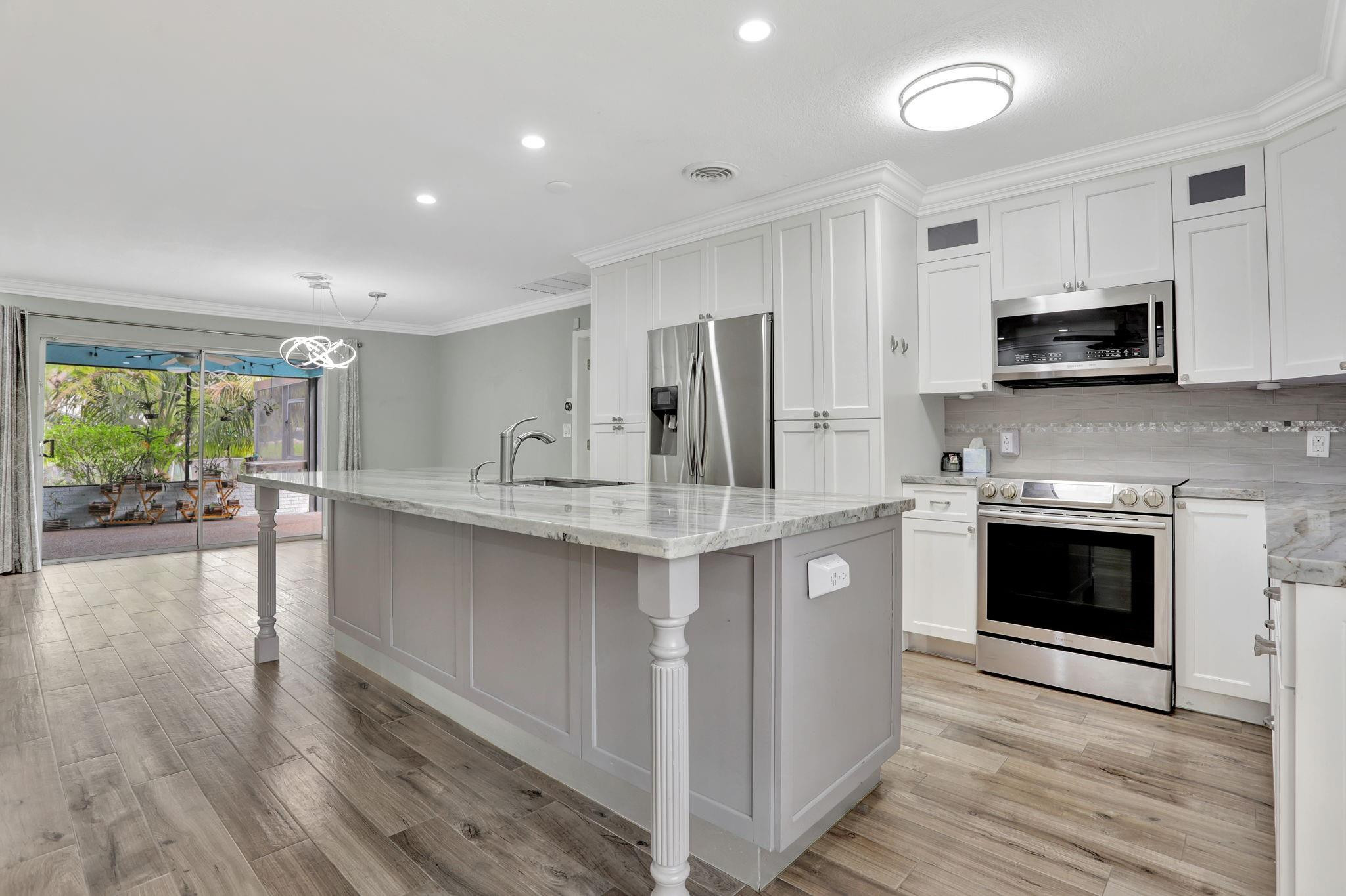 530 NW 43rd Avenue