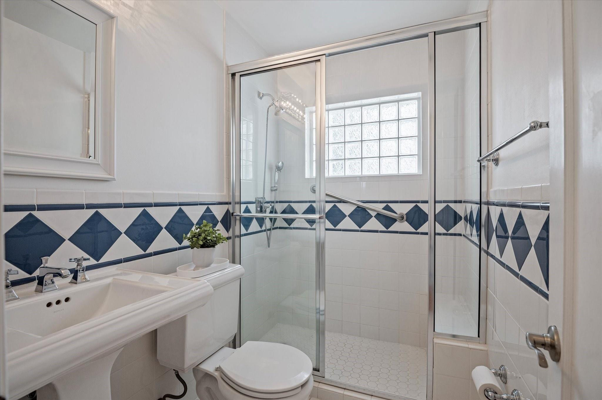 2612 Alamanda Court