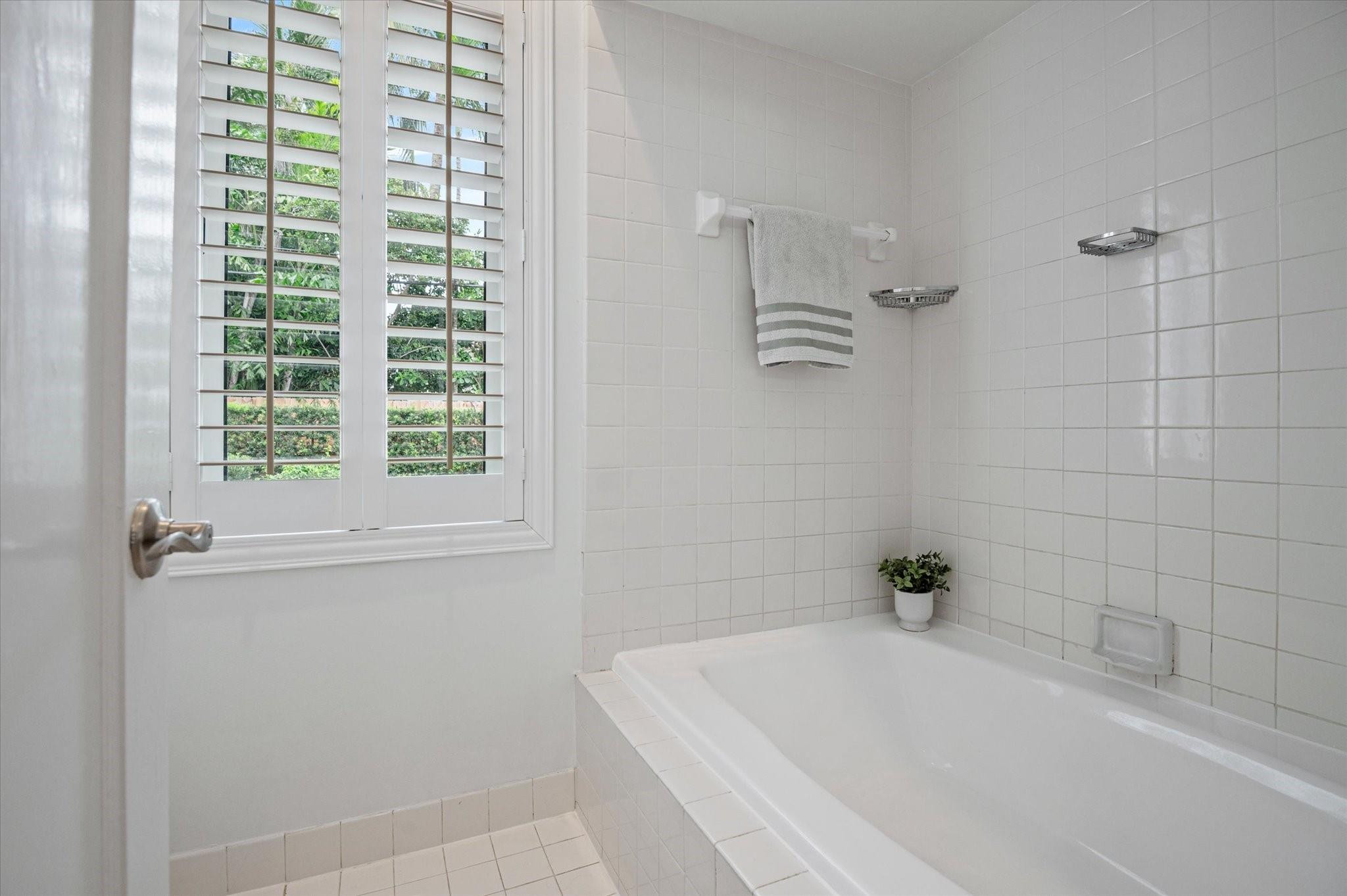 2612 Alamanda Court