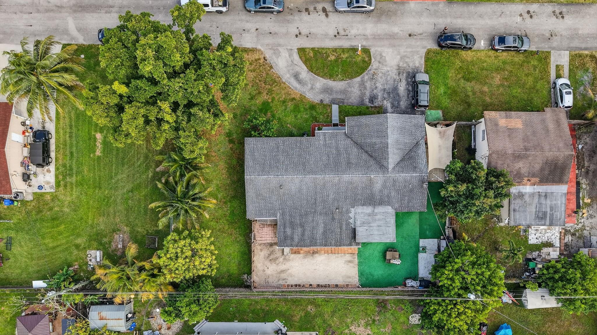 1910 SW 98th Terrace