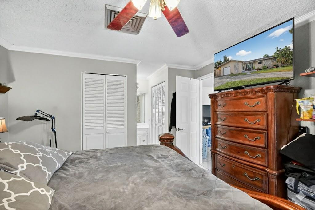 1910 SW 98th Terrace