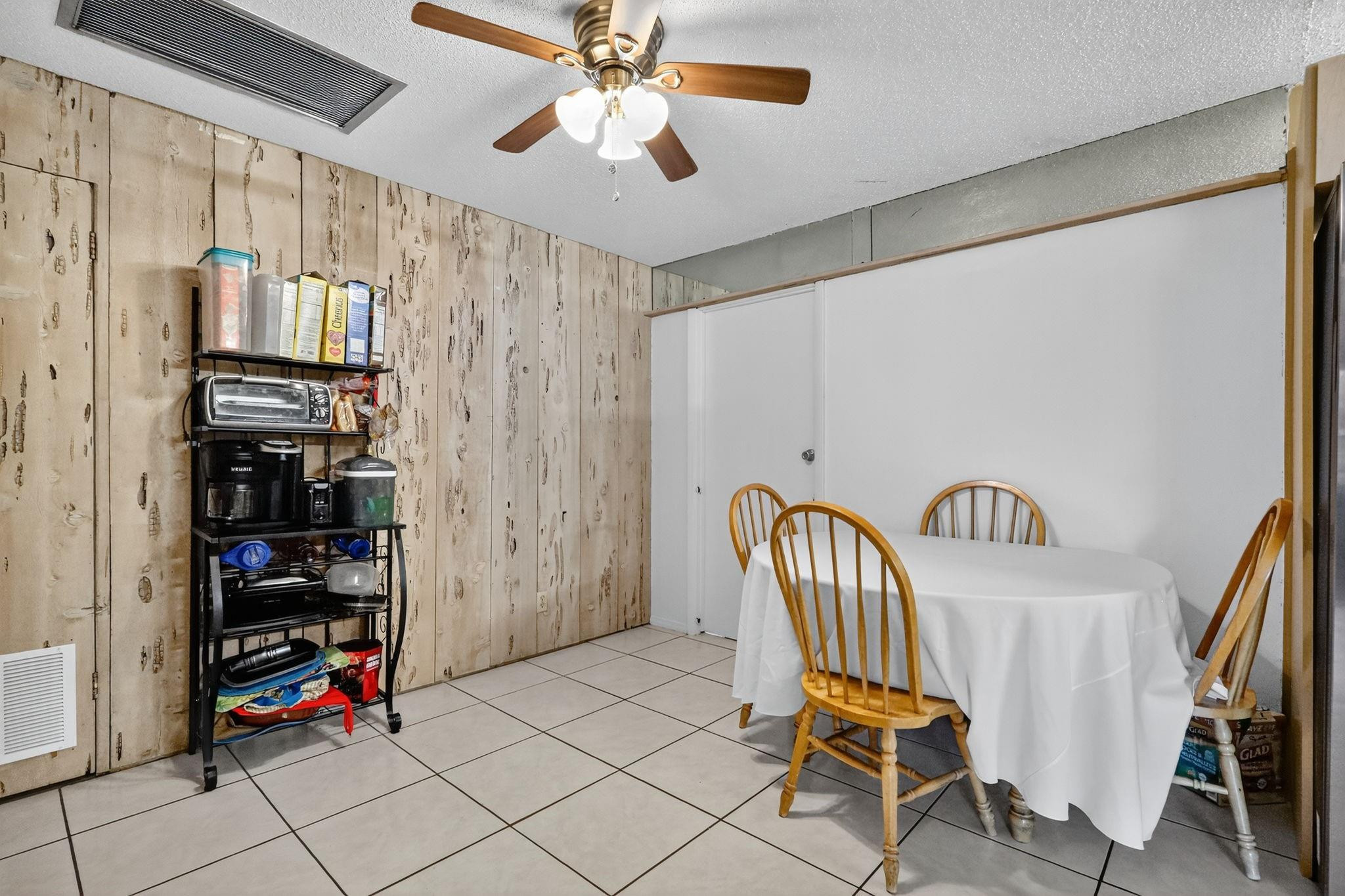 1910 SW 98th Terrace
