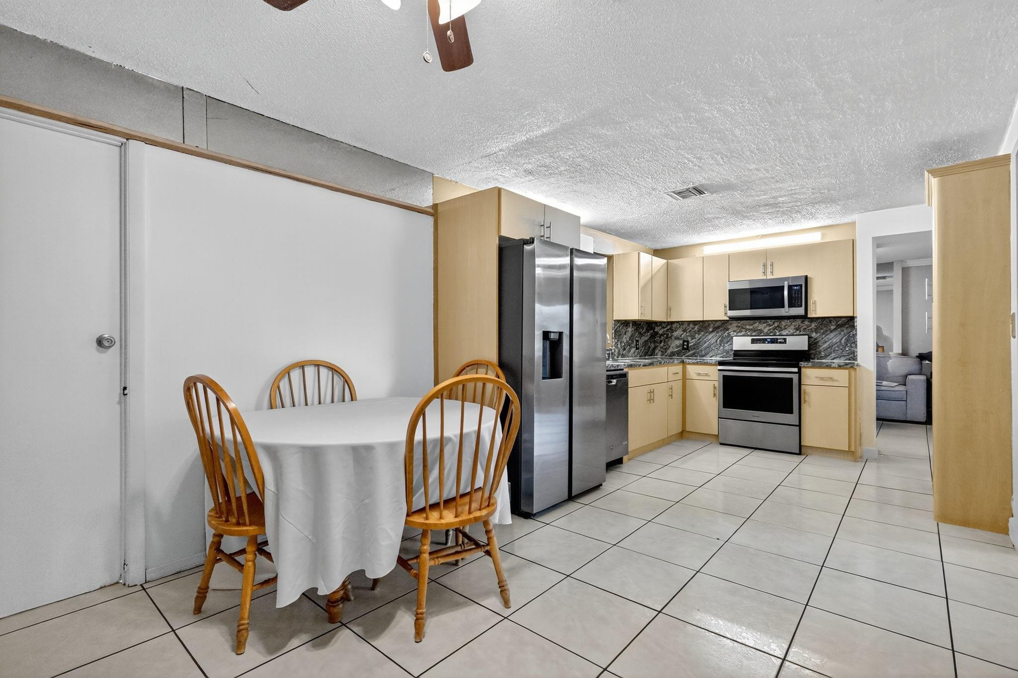 1910 SW 98th Terrace