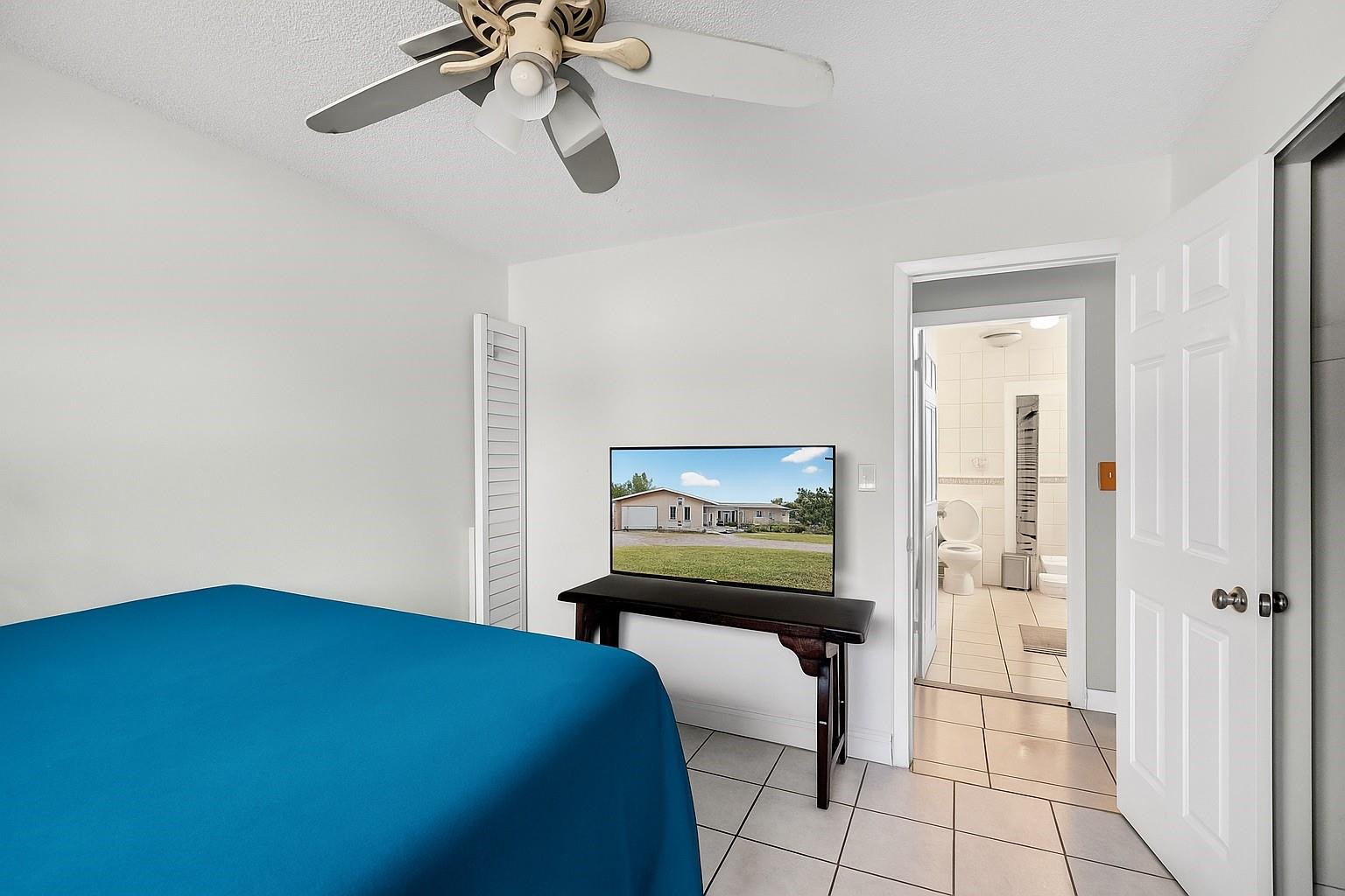 1910 SW 98th Terrace