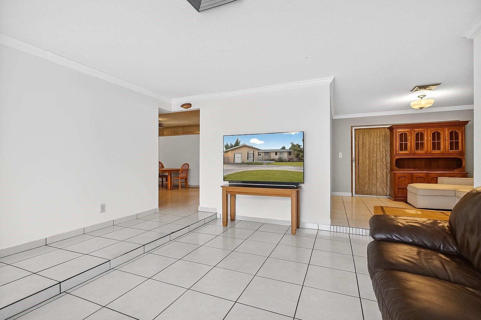 1910 SW 98th Terrace