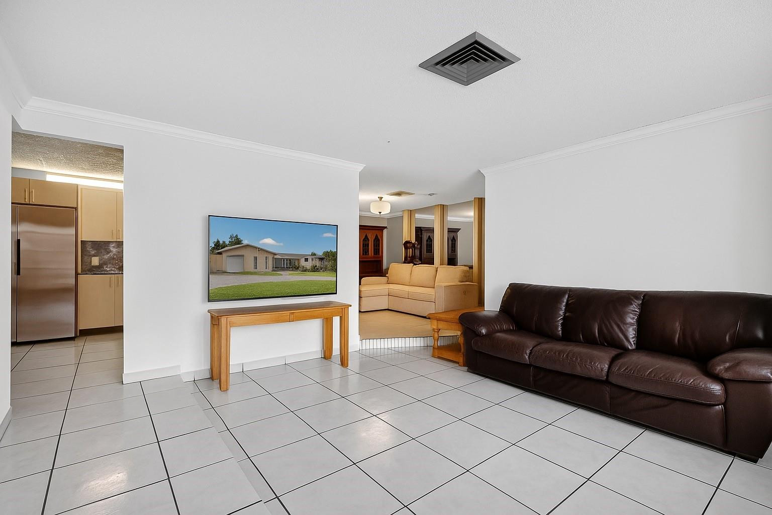 1910 SW 98th Terrace