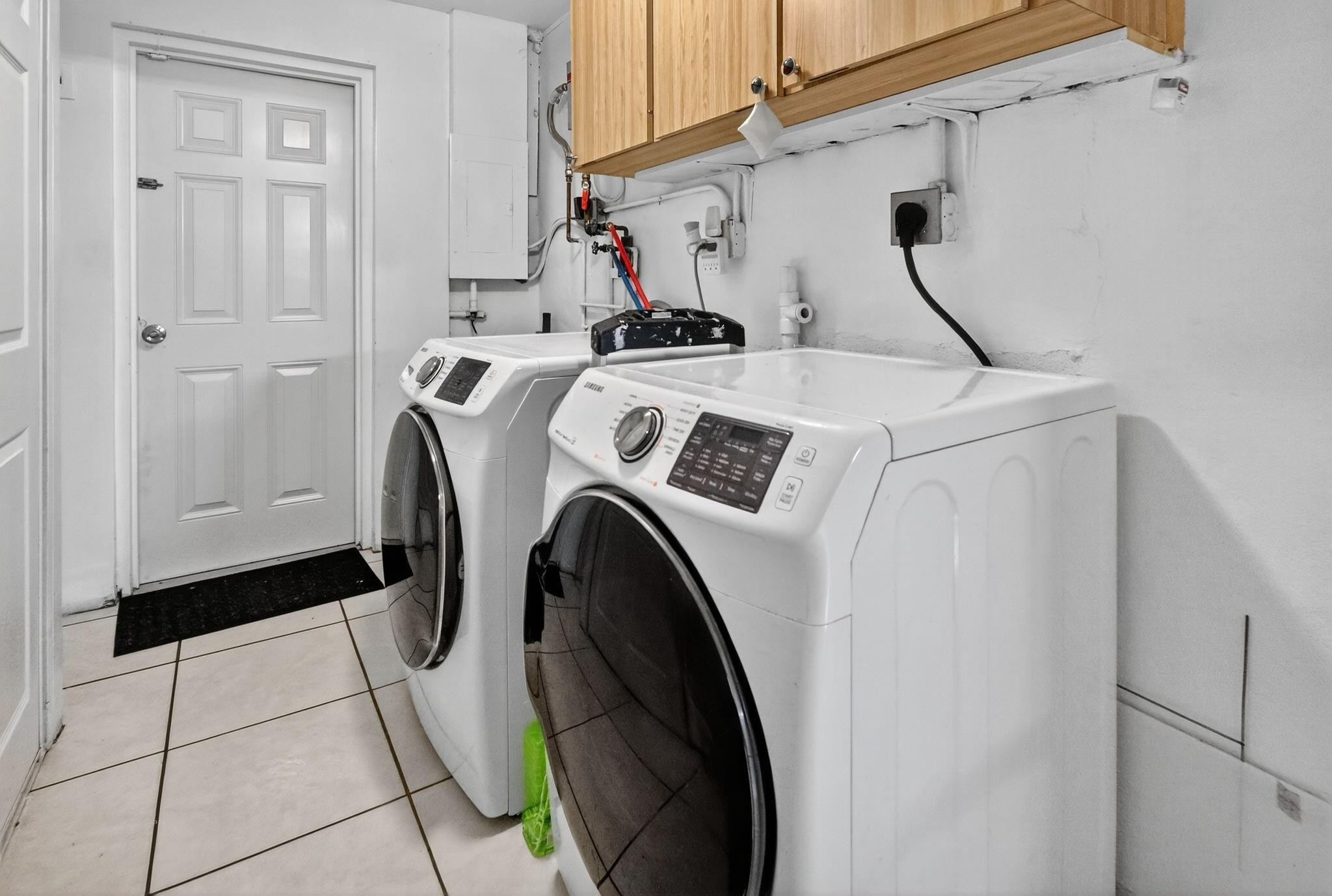 1910 SW 98th Terrace