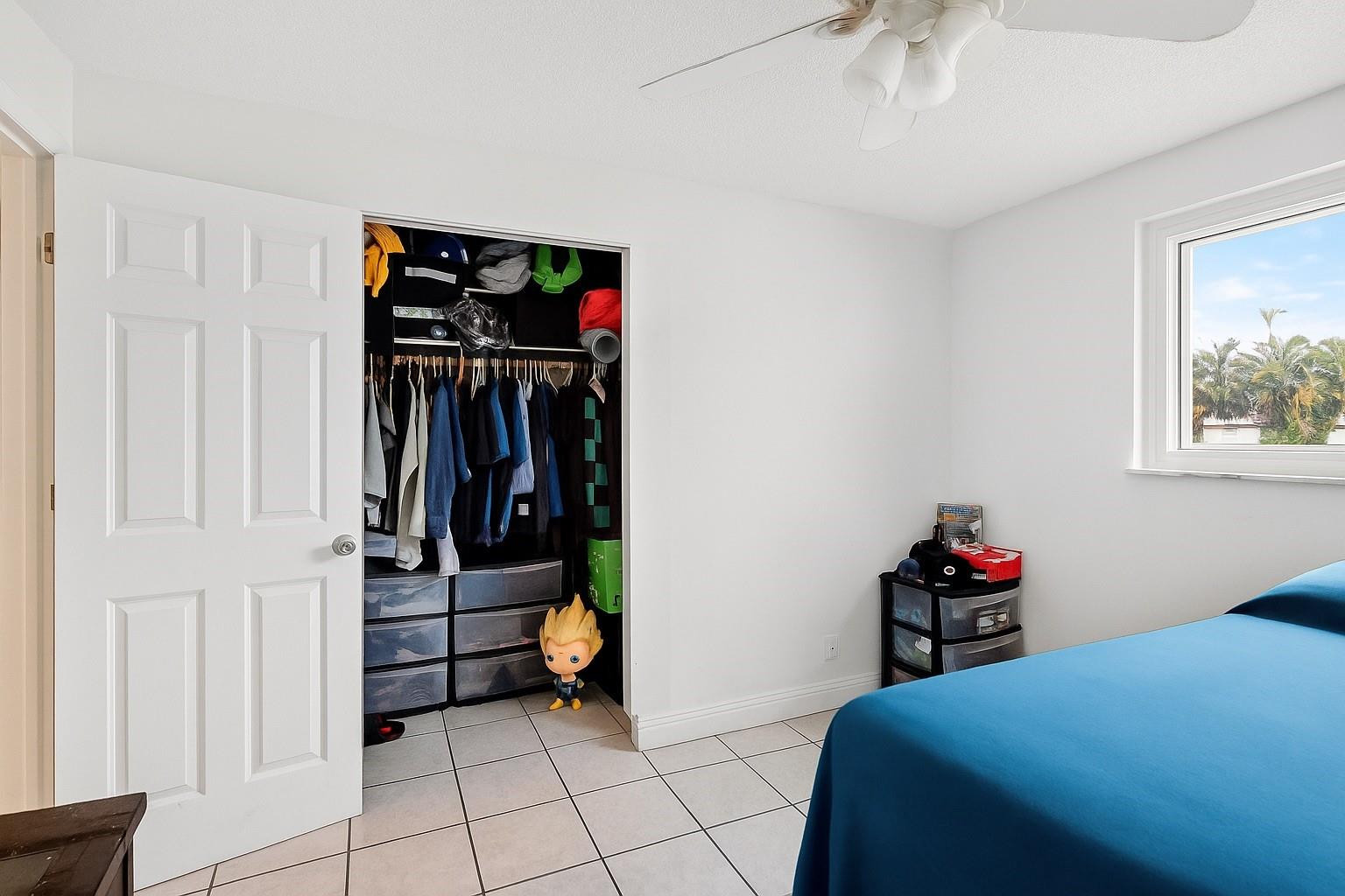 1910 SW 98th Terrace