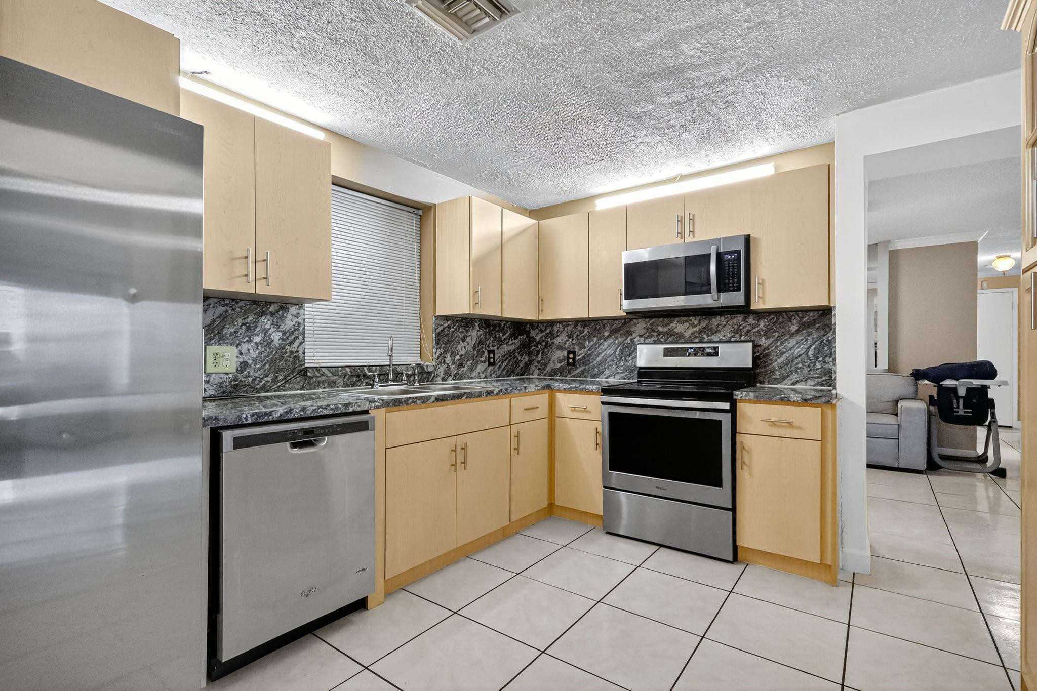 1910 SW 98th Terrace