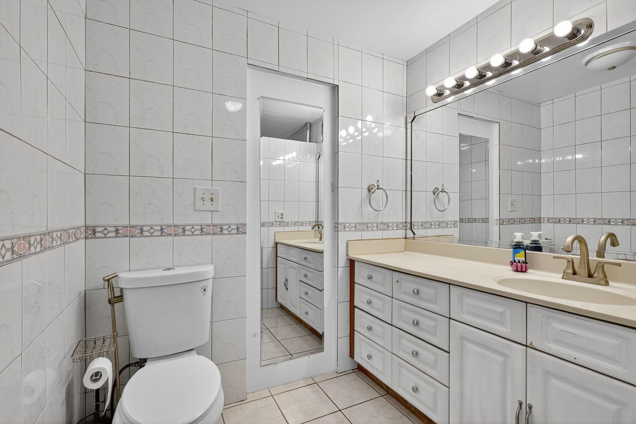 1910 SW 98th Terrace