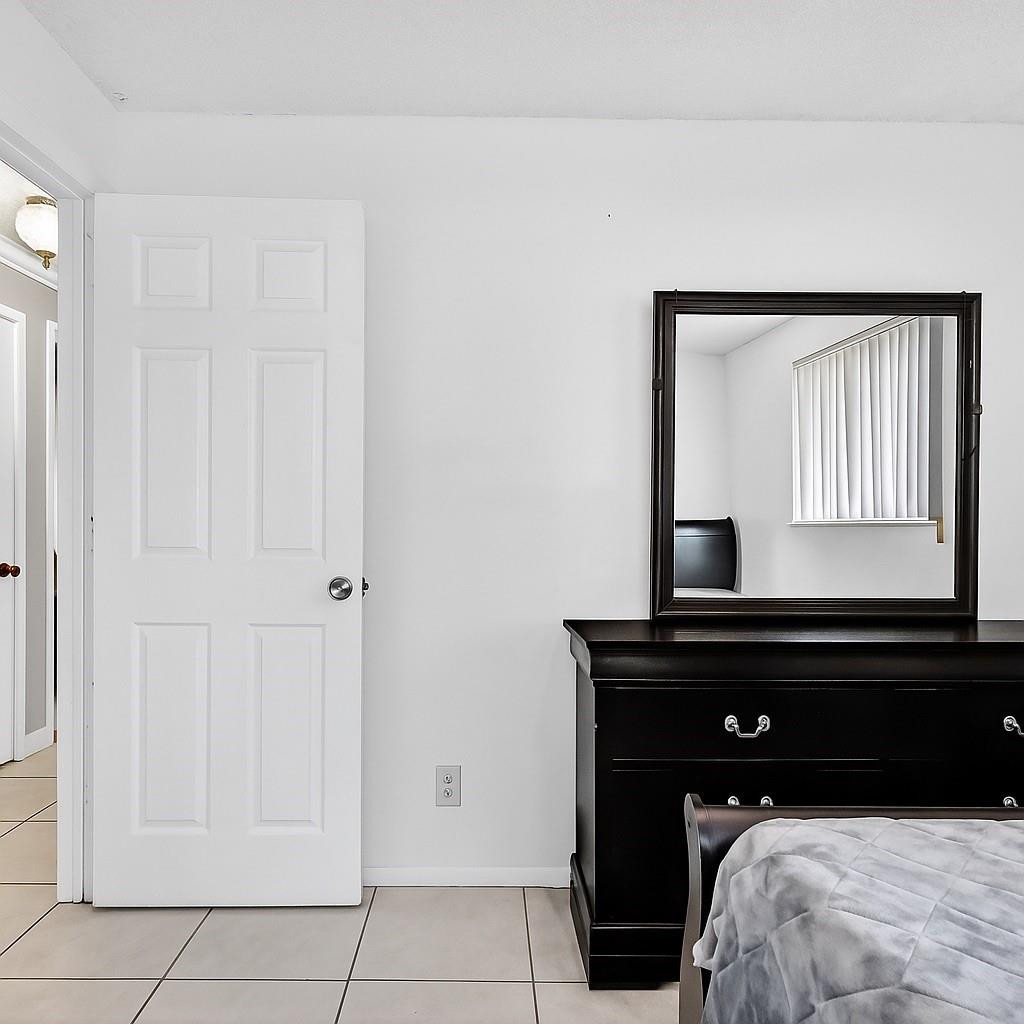 1910 SW 98th Terrace