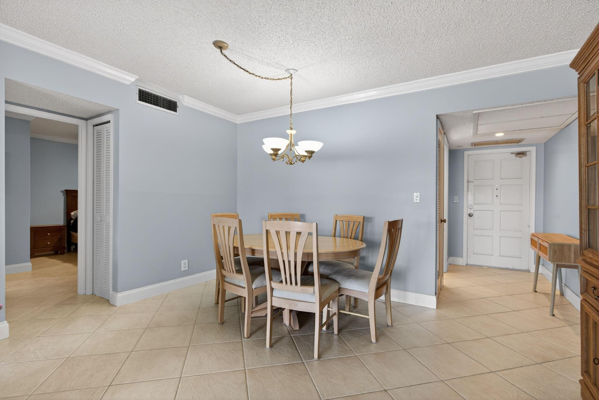 2801 N Palm Aire Drive 203
