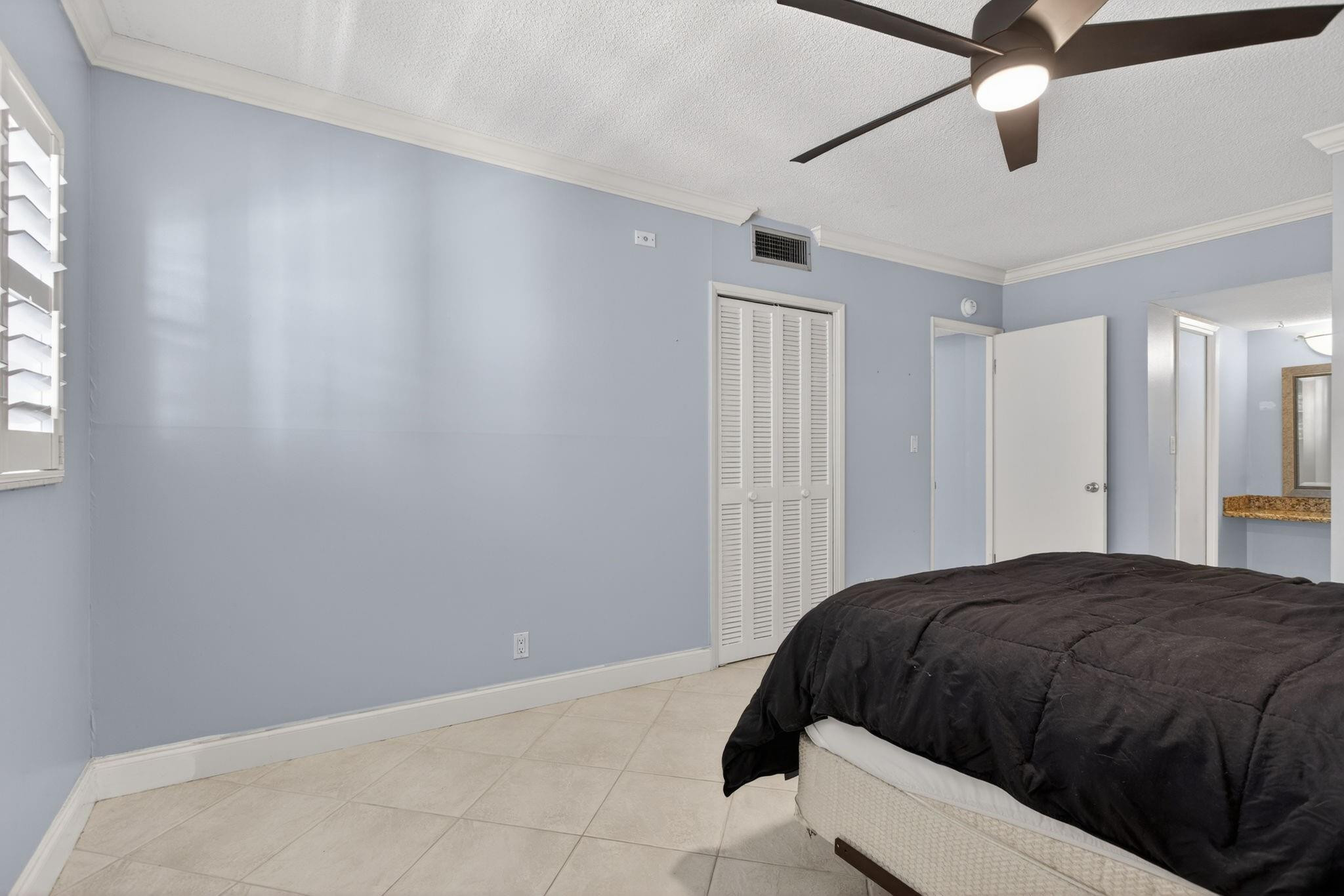 2801 N Palm Aire Drive 203