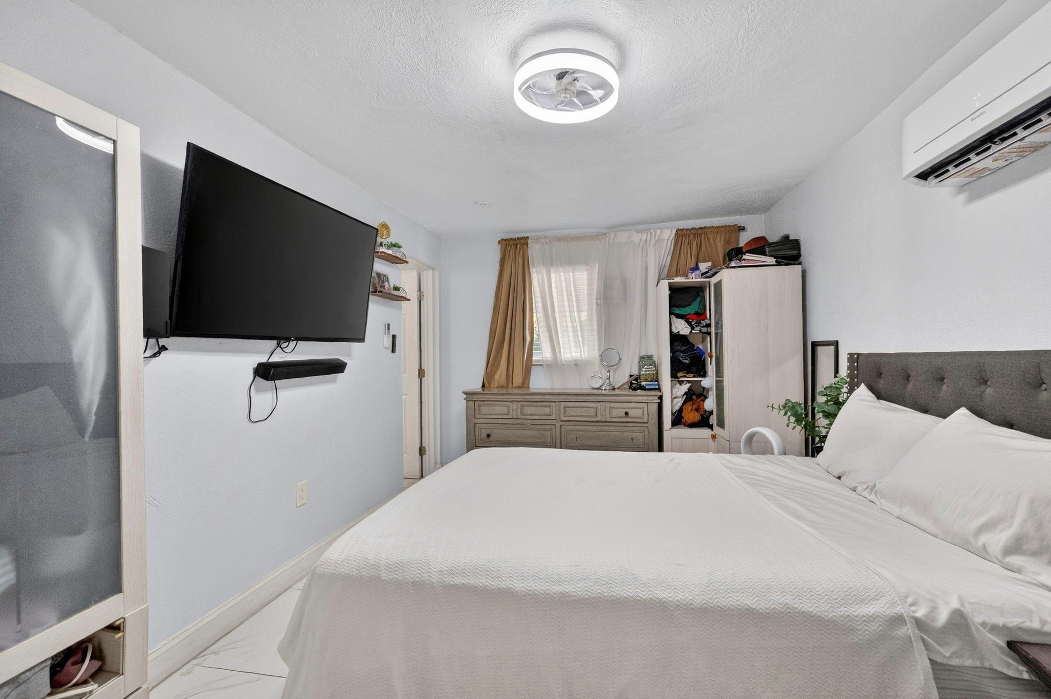 1705 Davie Boulevard