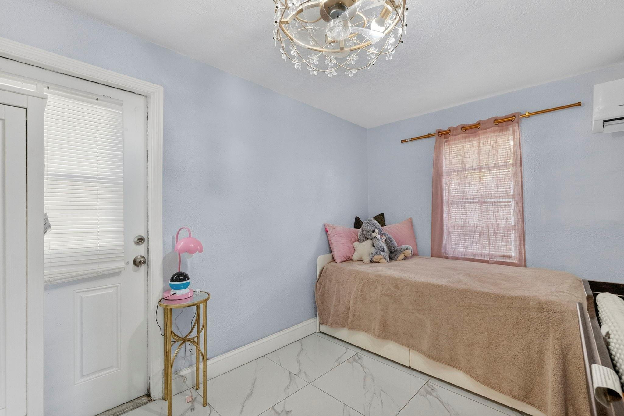 1705 Davie Boulevard