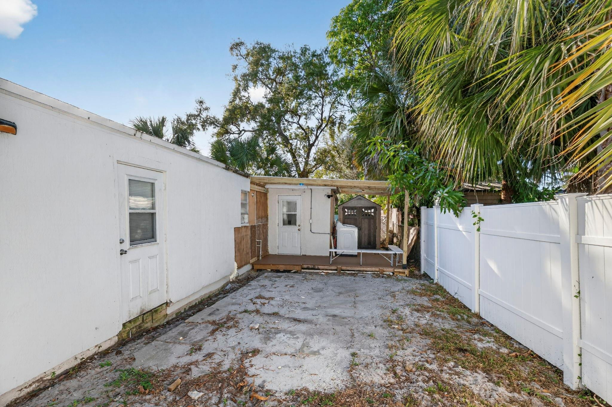 1705 Davie Boulevard