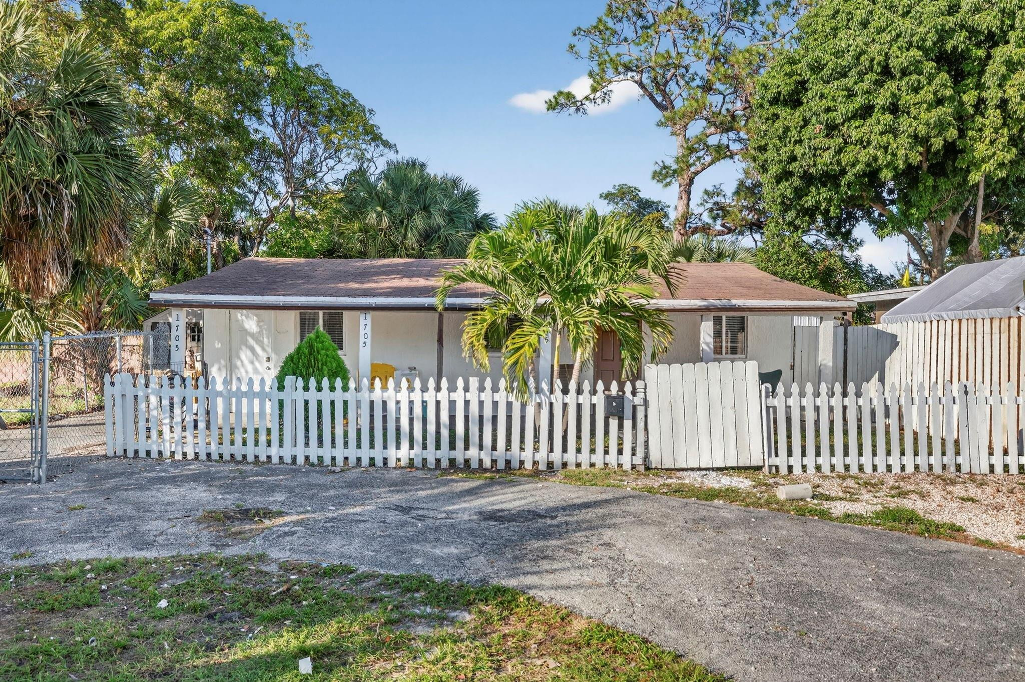 1705 Davie Boulevard
