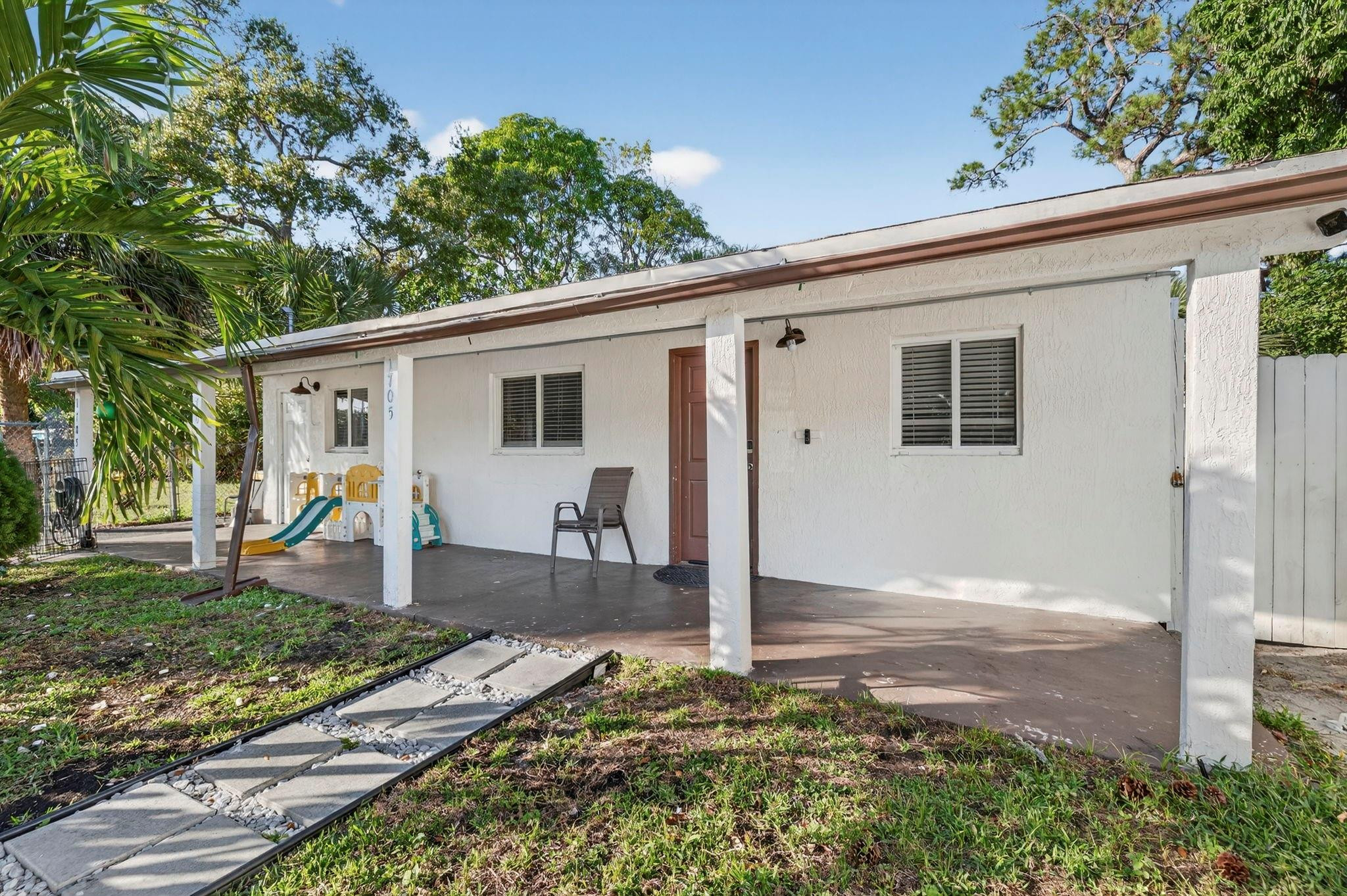 1705 Davie Boulevard