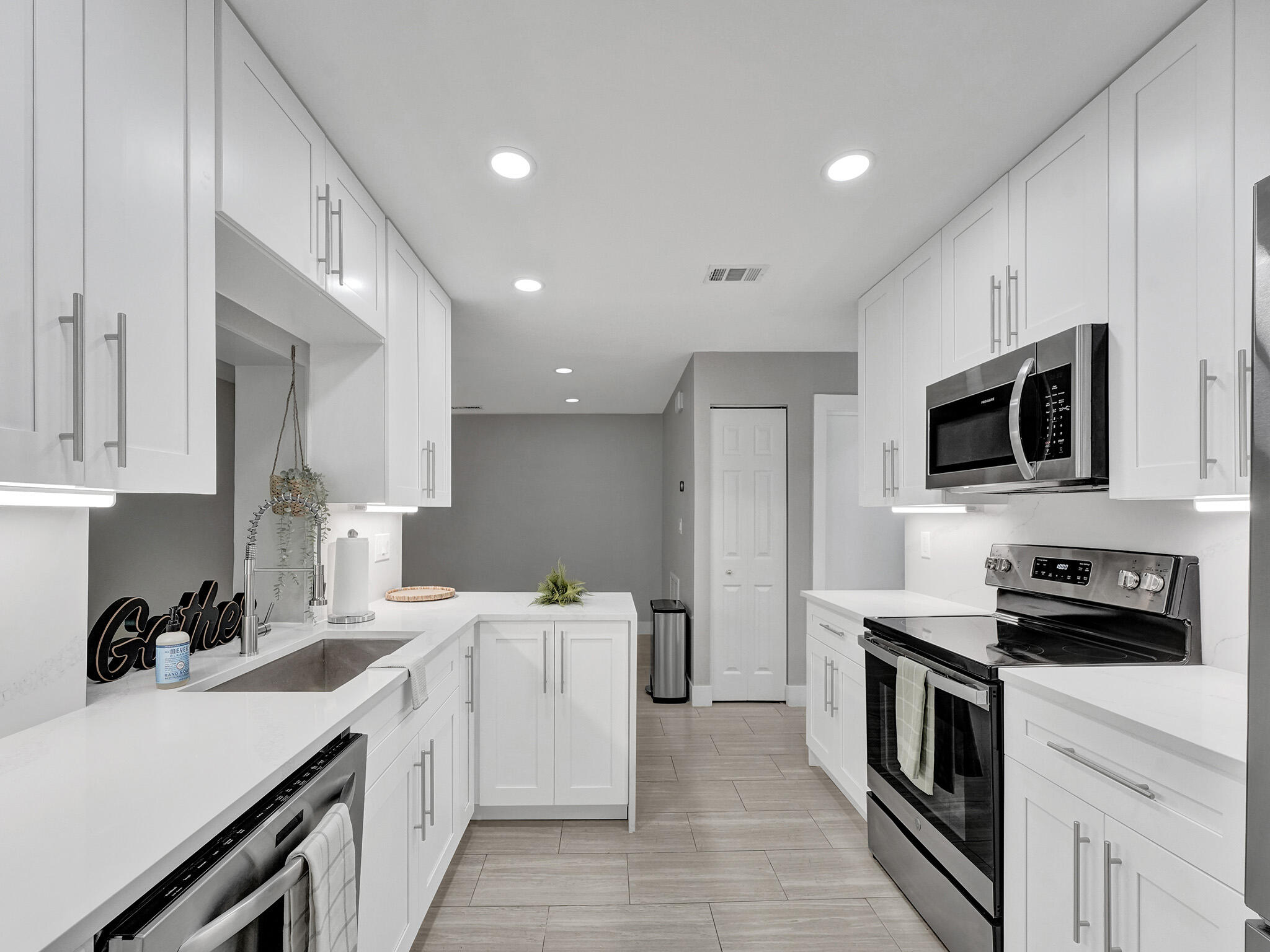 1035 NW 5th Avenue