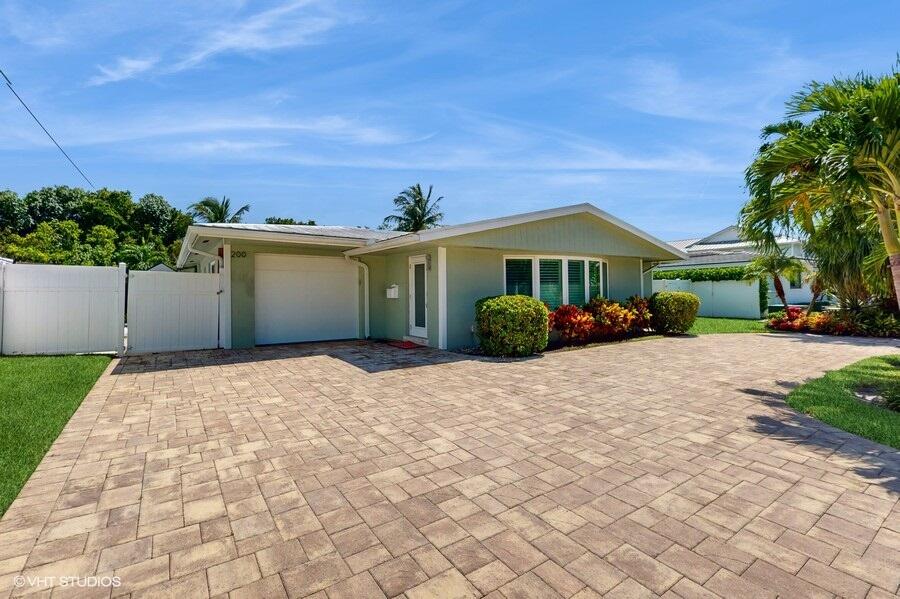 200 SW 6th Avenue