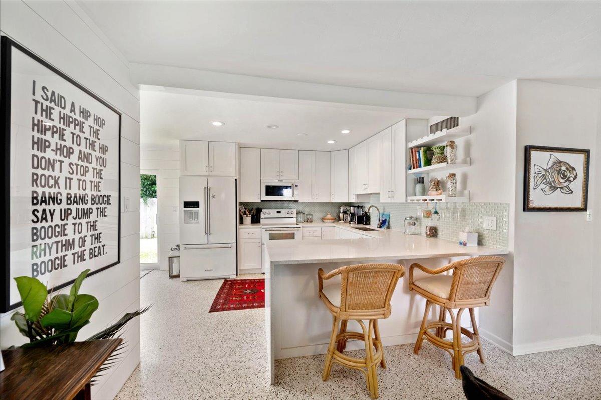 200 E 28th Street