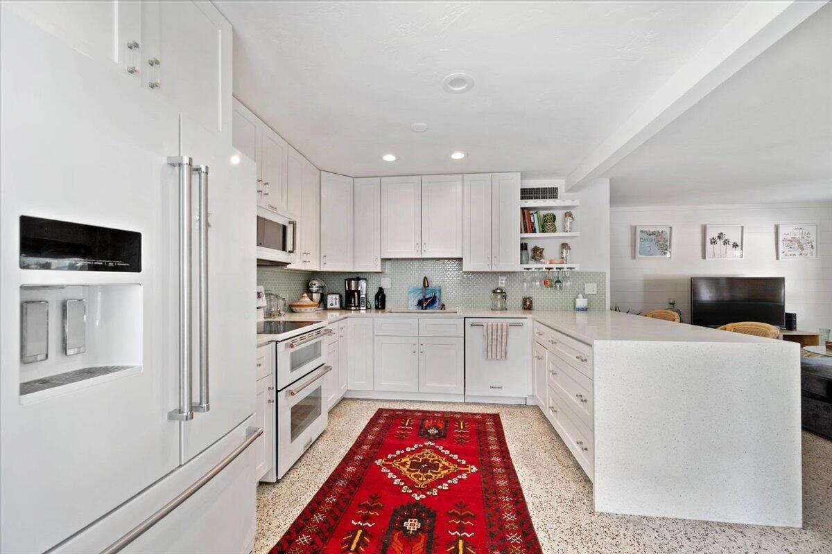 200 E 28th Street