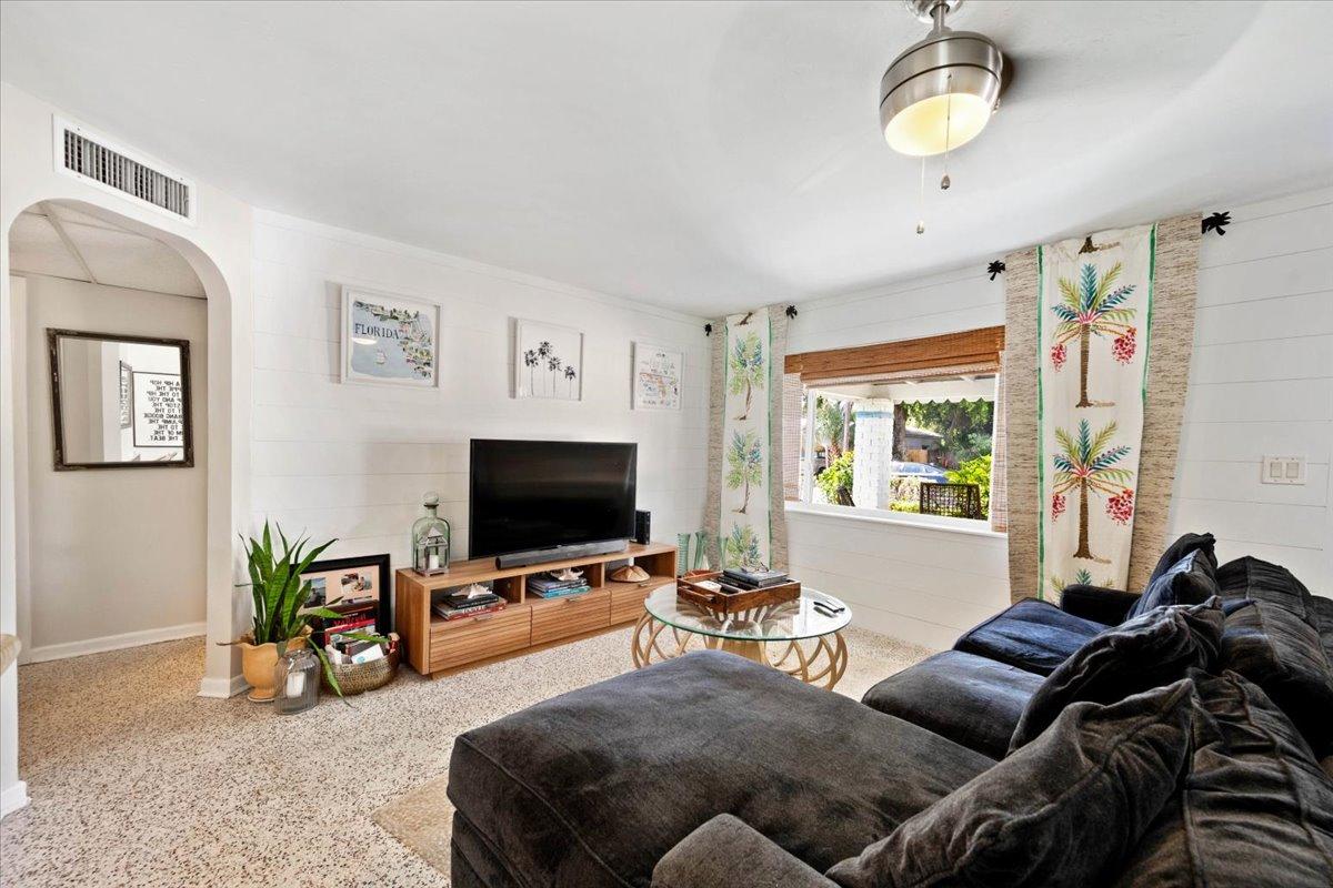 200 E 28th Street