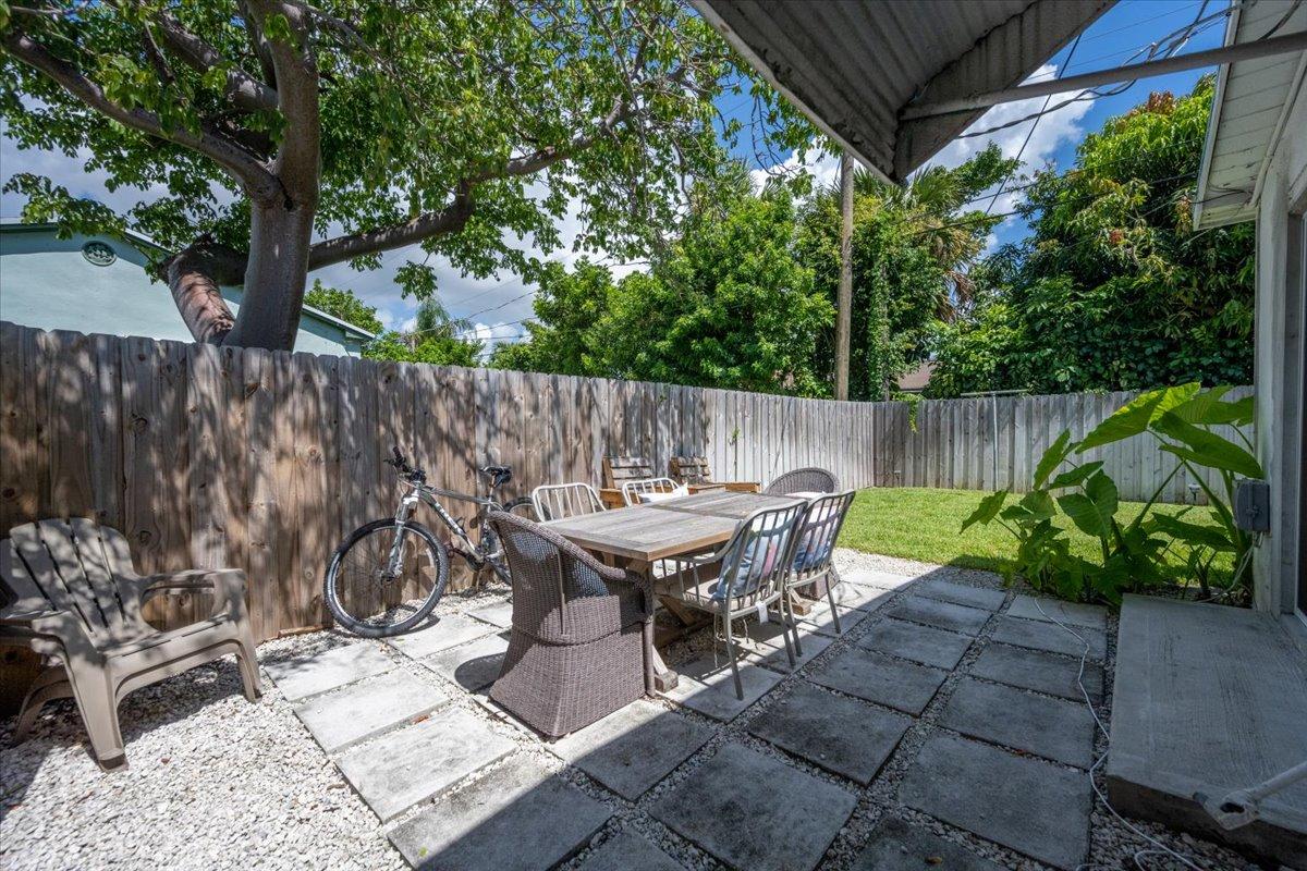 200 E 28th Street