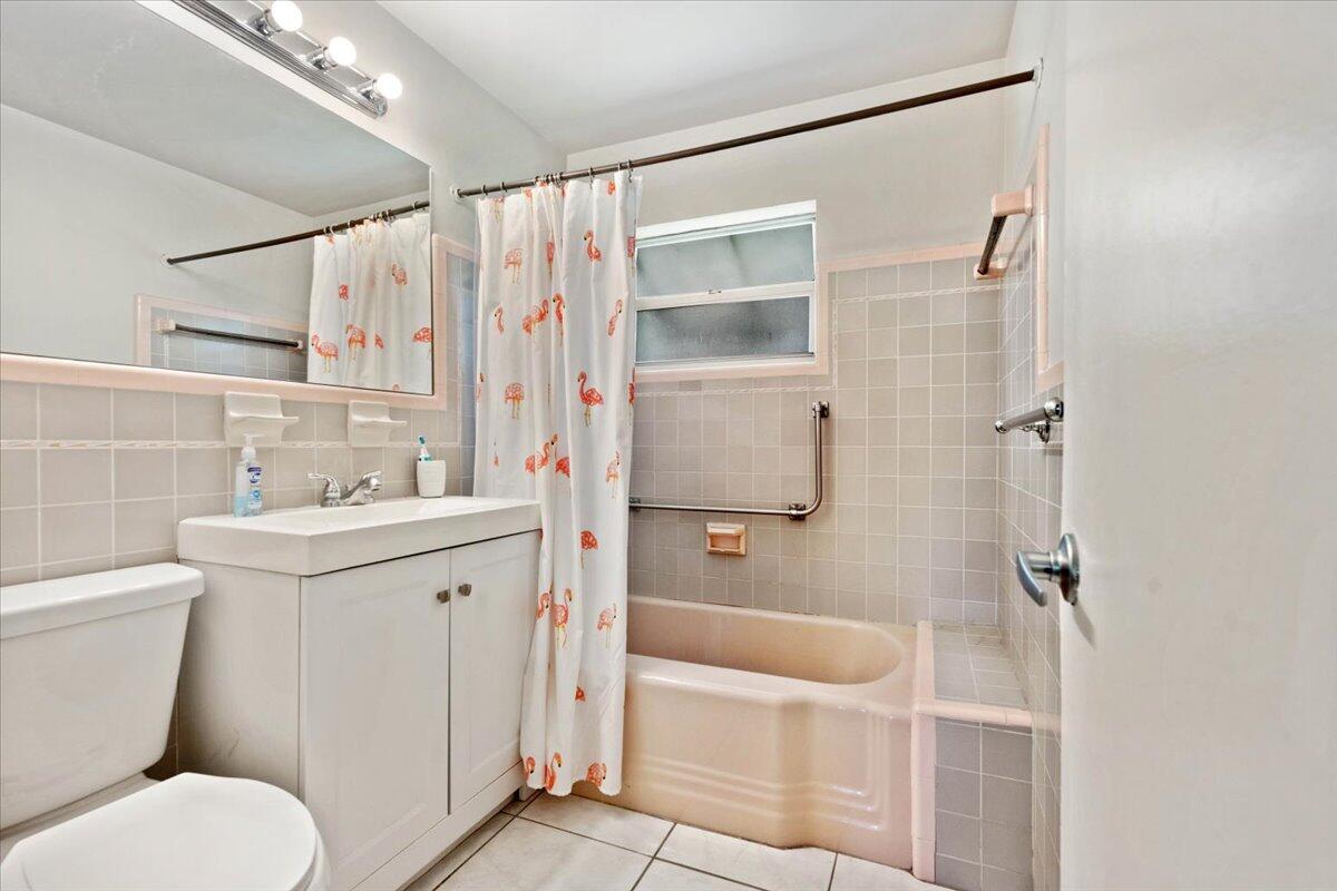 200 E 28th Street
