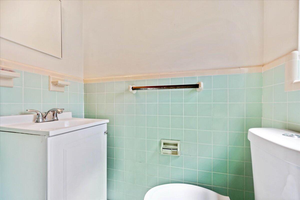 200 E 28th Street