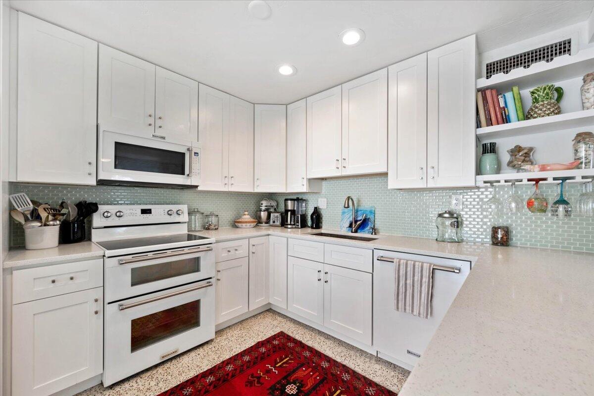 200 E 28th Street