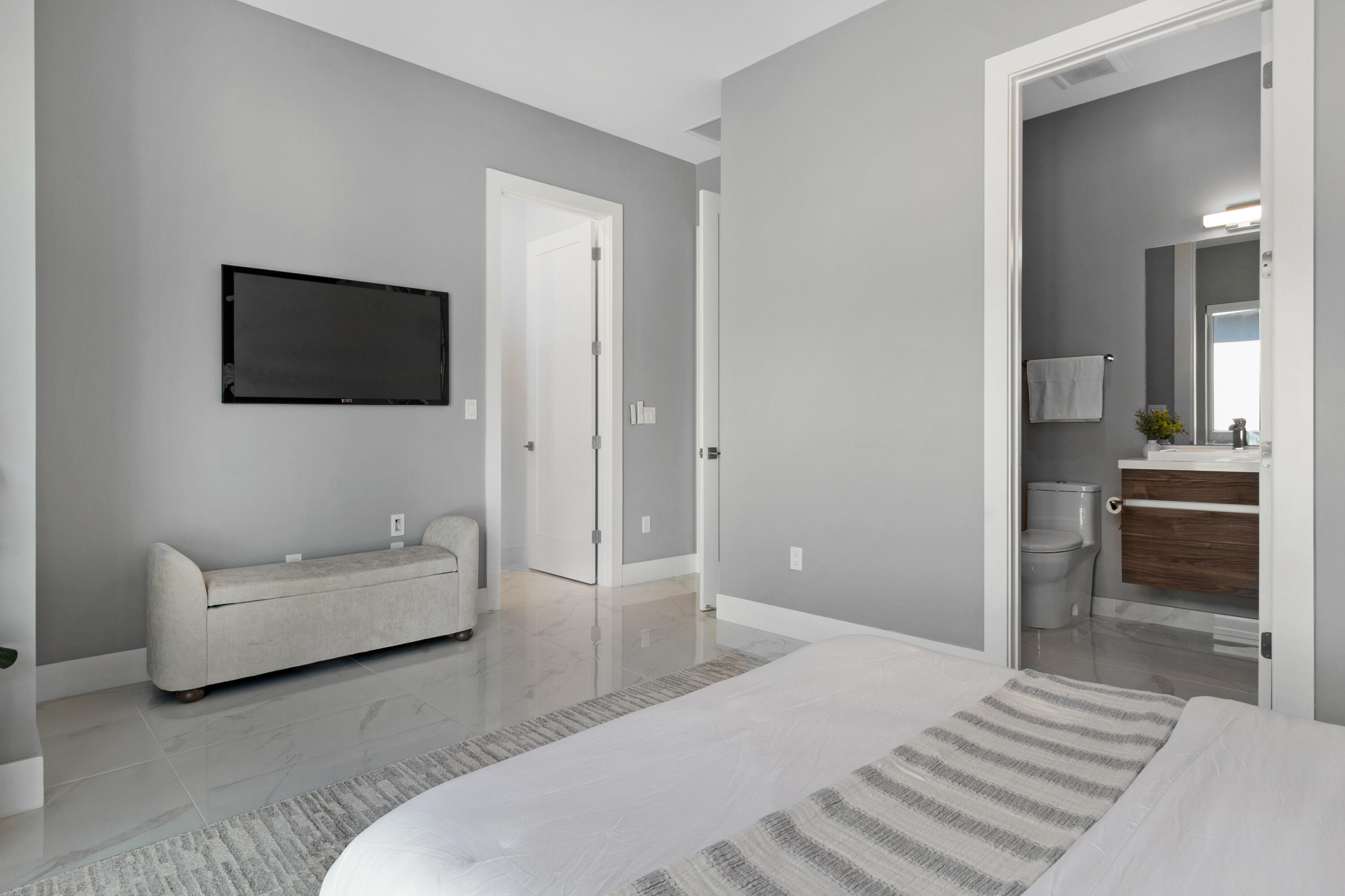 15 SE 11th Avenue