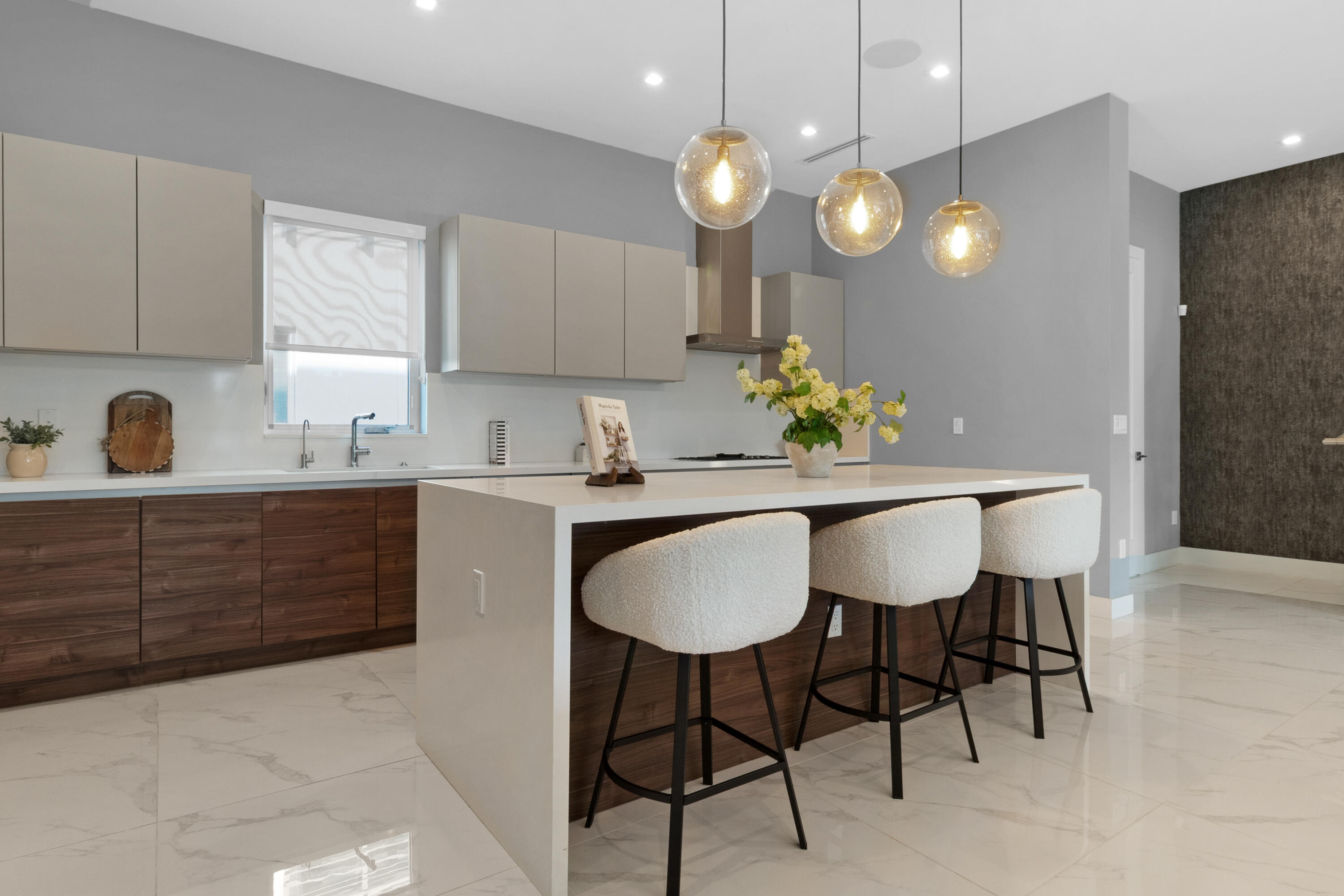 15 SE 11th Avenue