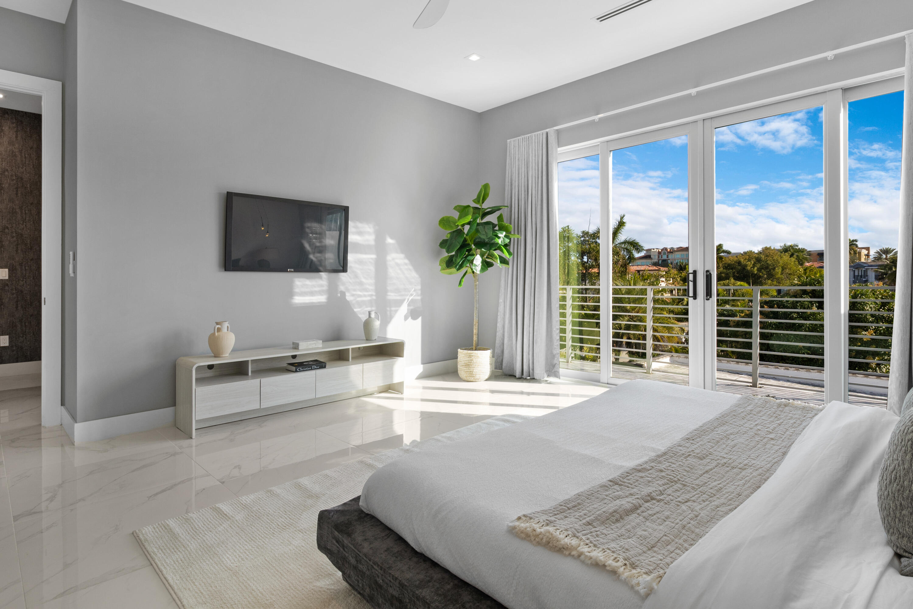 15 SE 11th Avenue