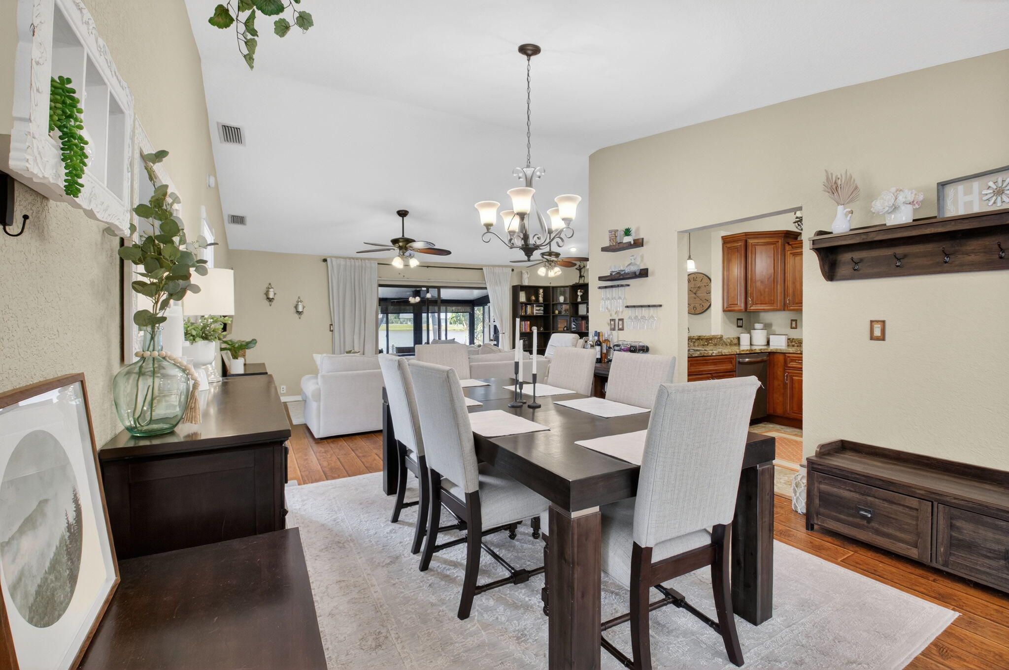 41 Mayfair Lane