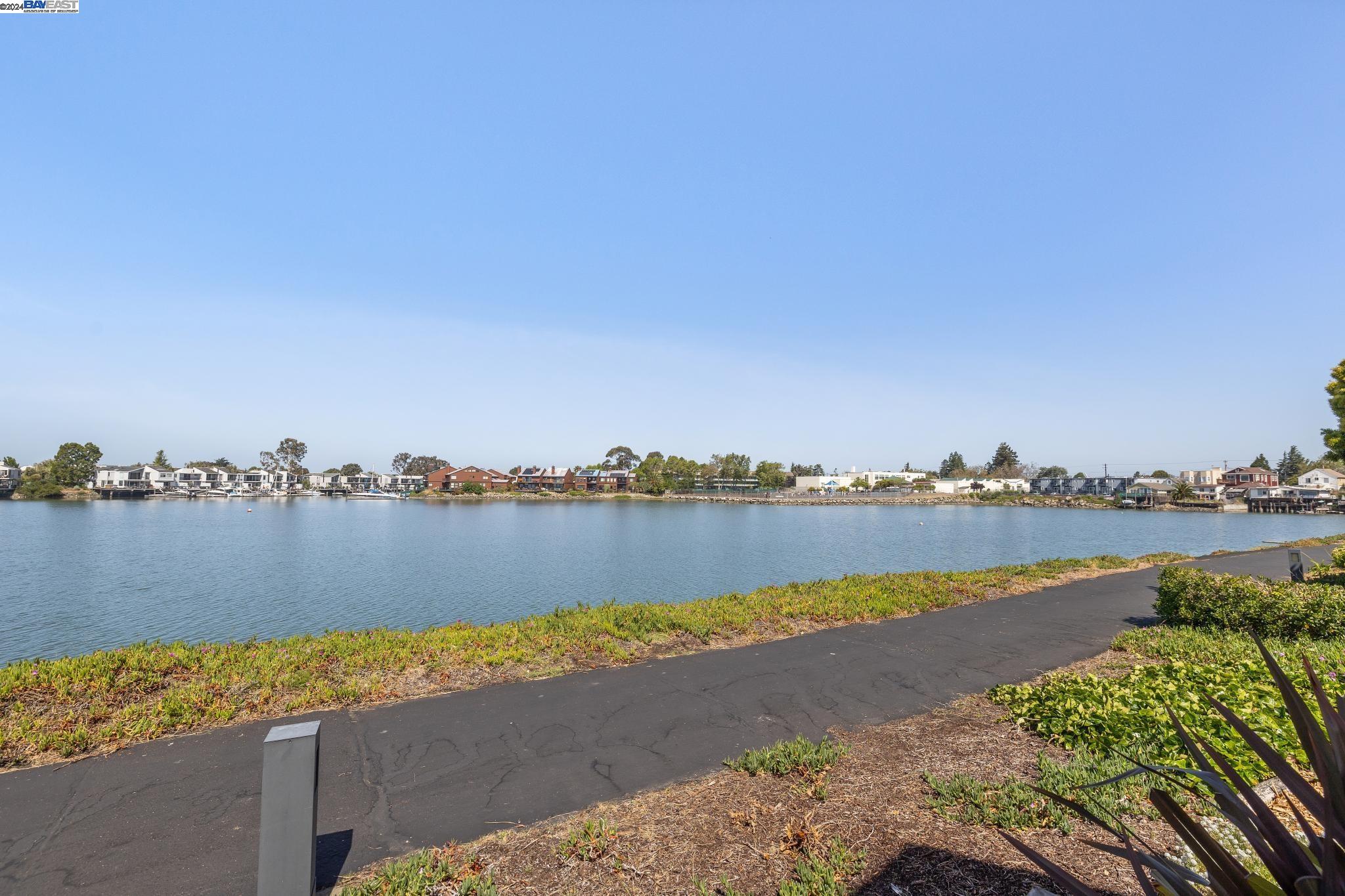 1321 Crown Dr