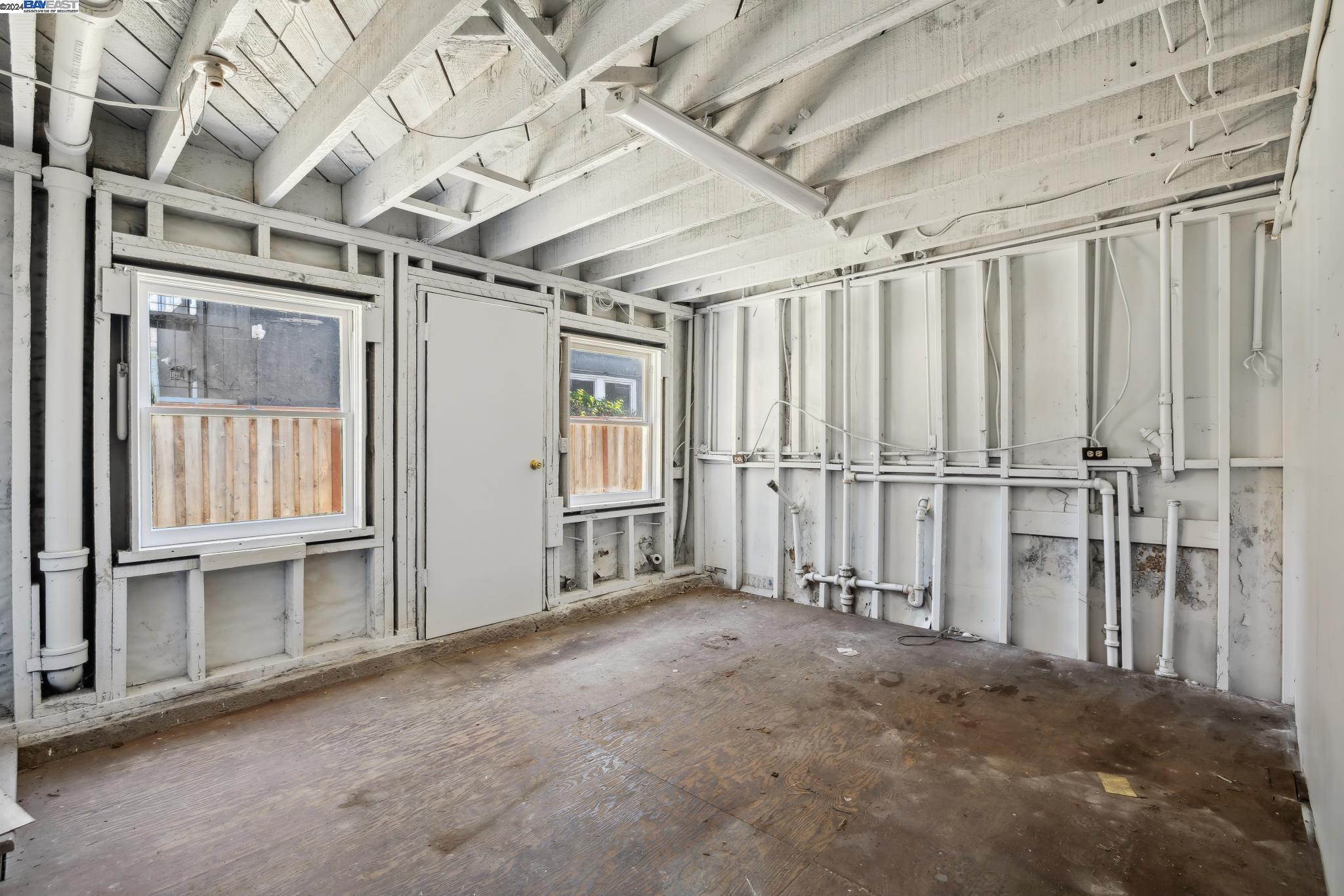 2421 Webb Ave