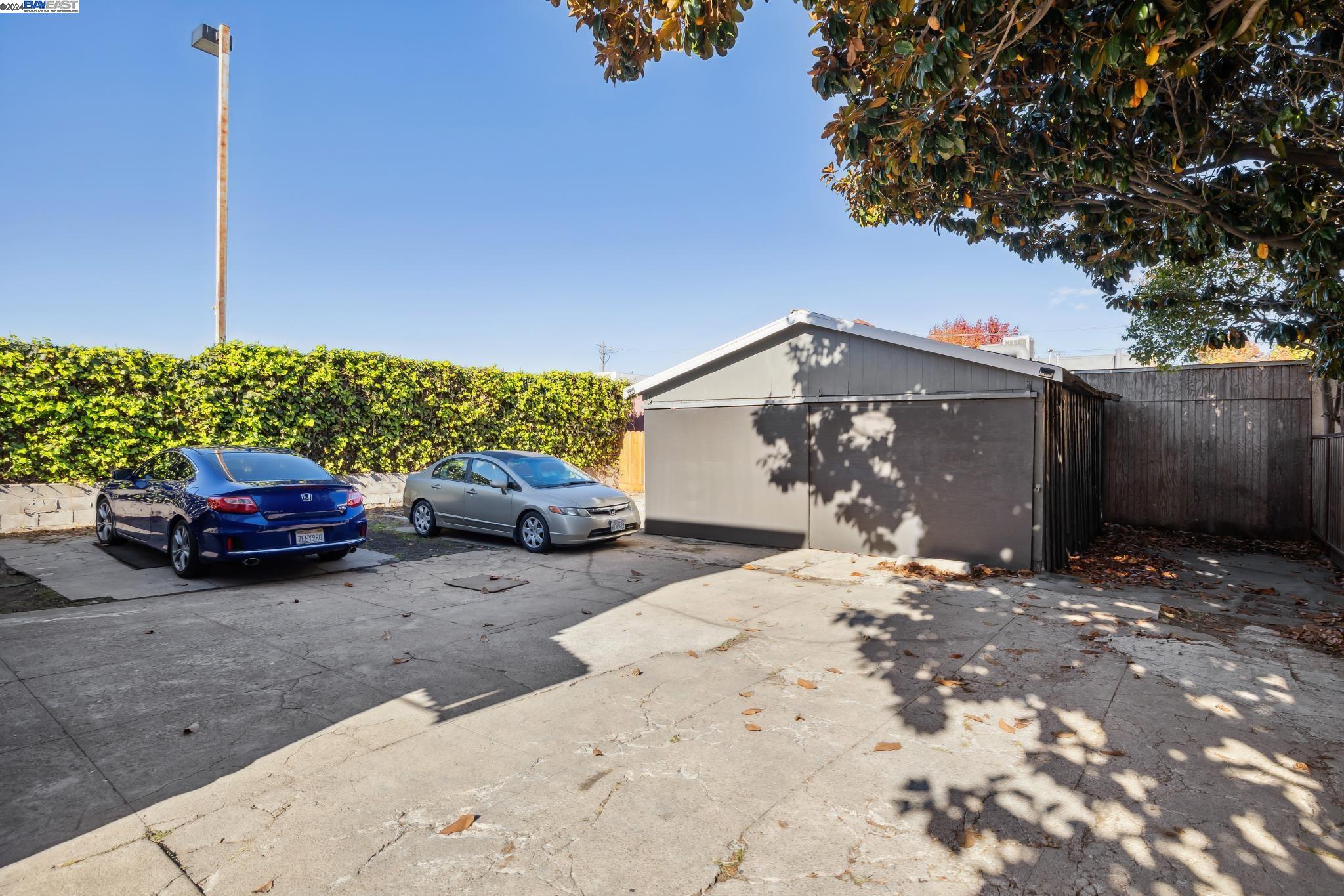 2421 Webb Ave
