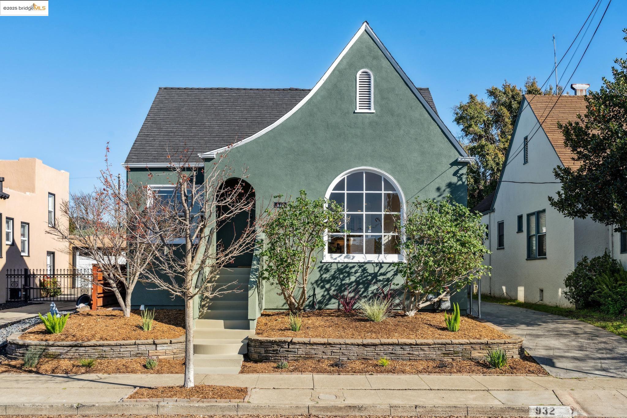 932 33rd Street