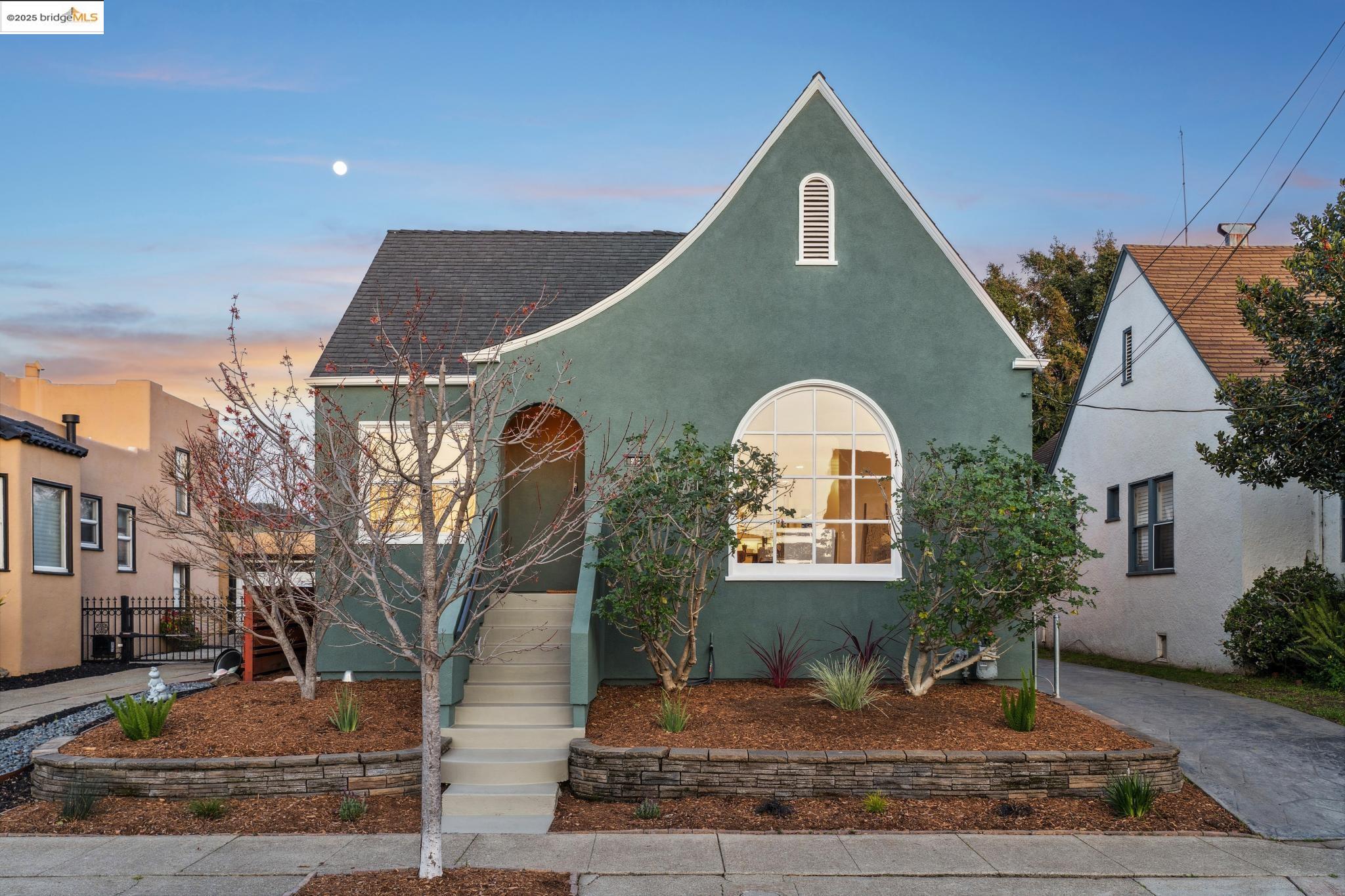 932 33rd Street