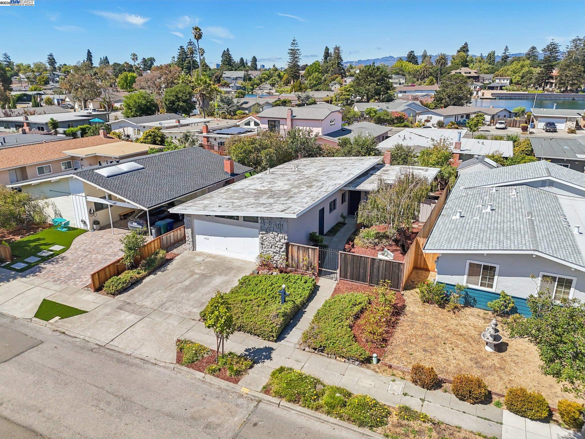 1213 Rosewood Way
