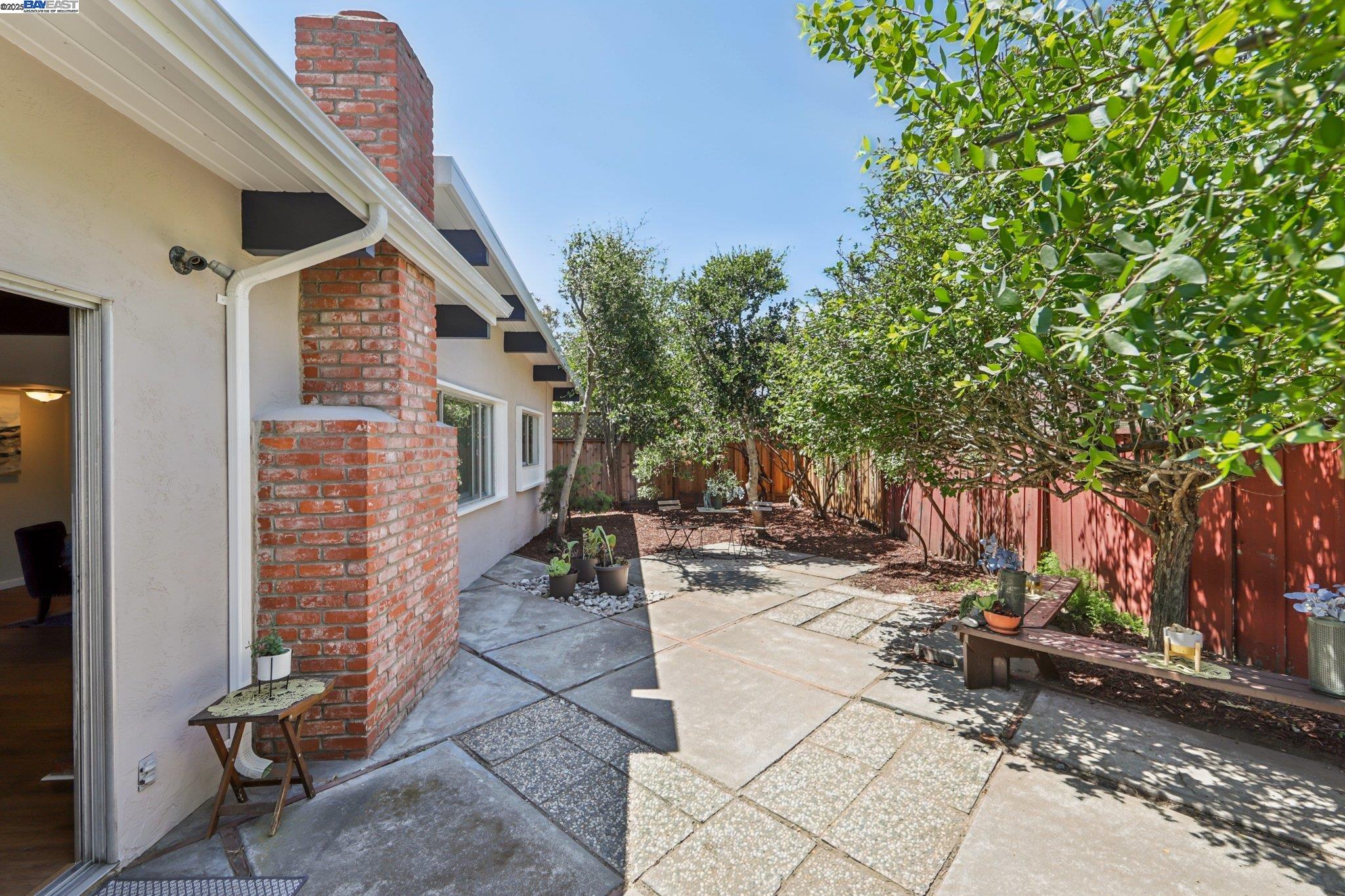 1213 Rosewood Way