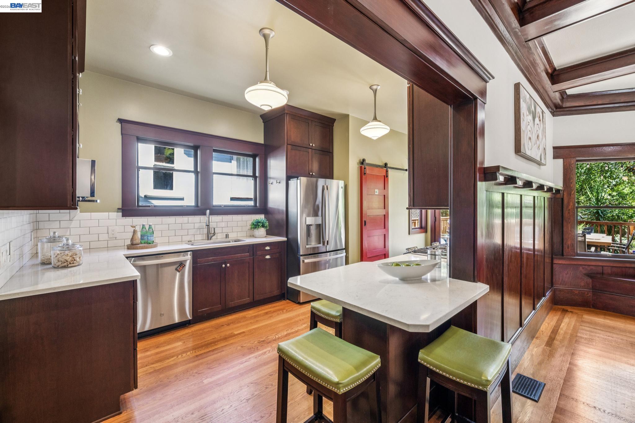 1222 Versailles Ave