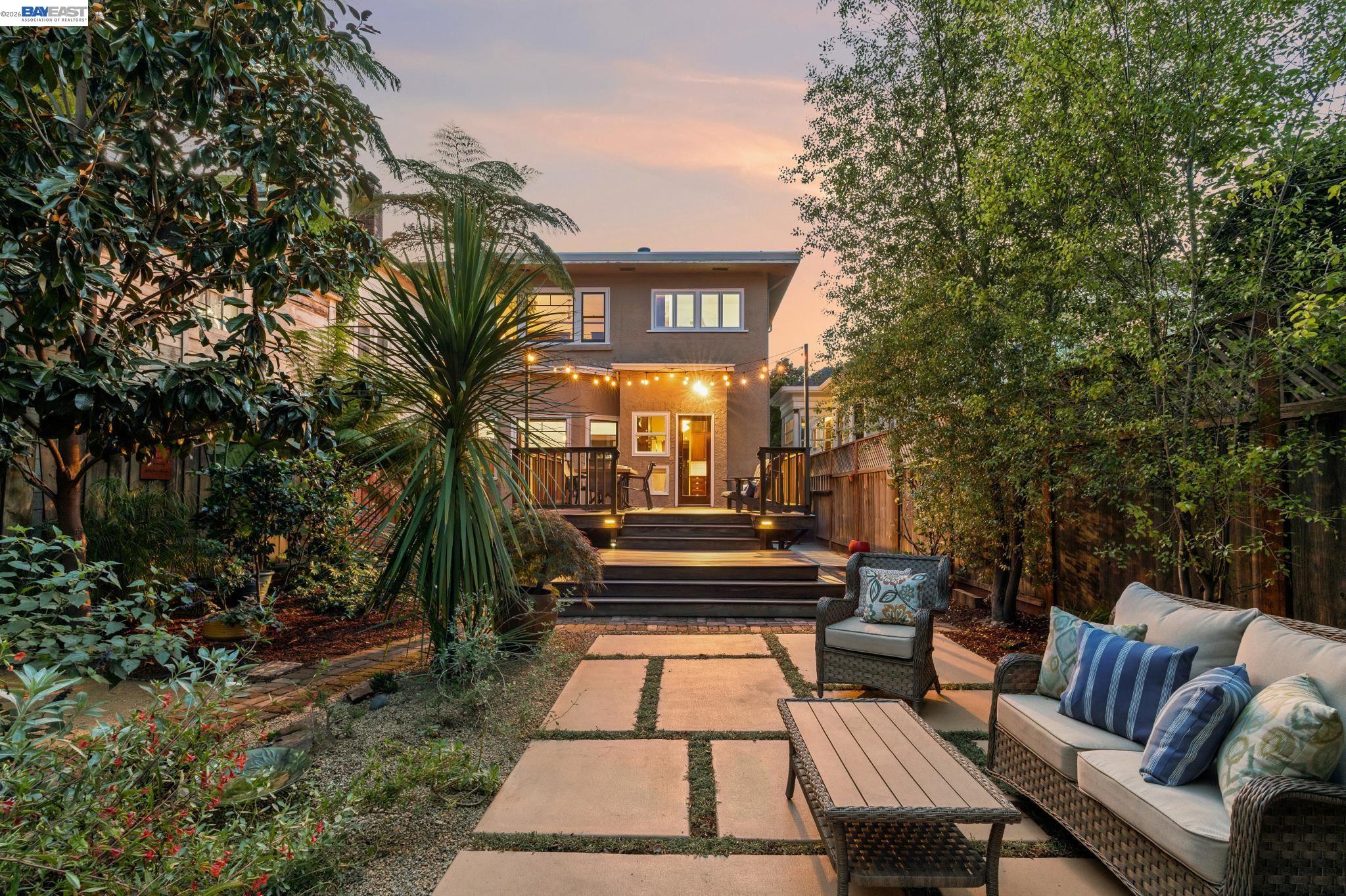 1222 Versailles Ave