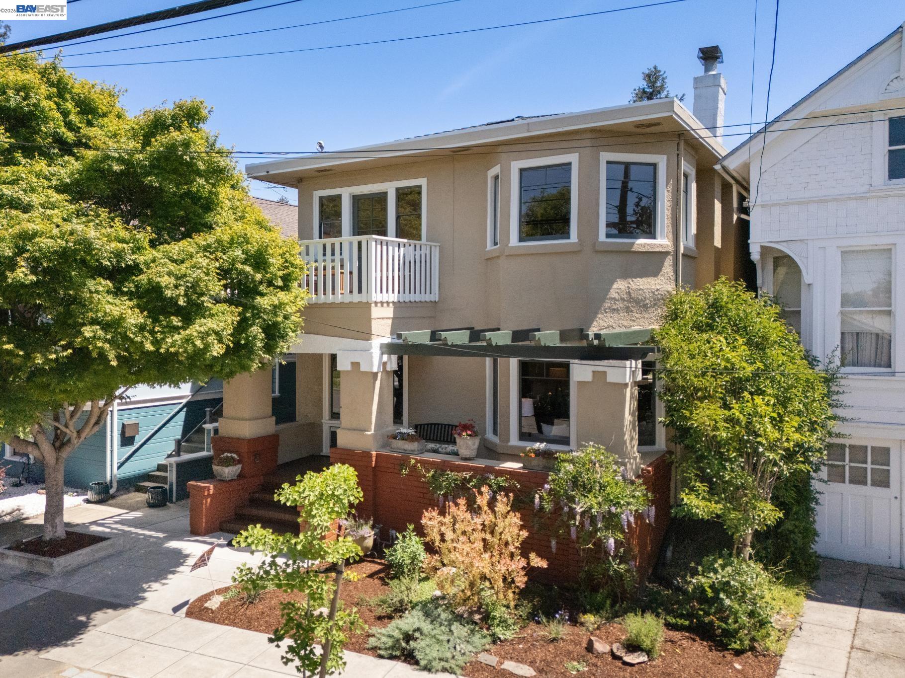1222 Versailles Ave